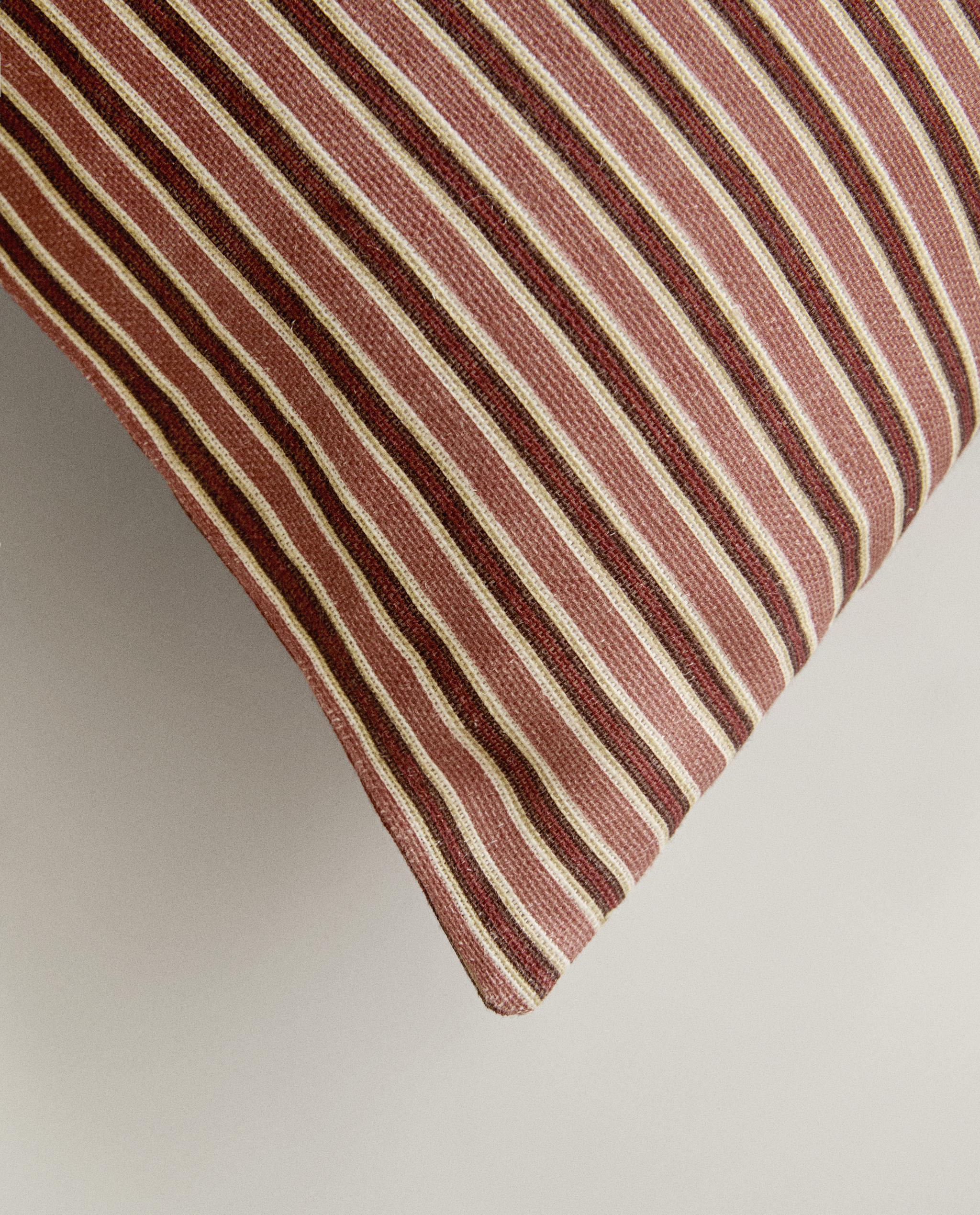 CUSHION COVERS AND THROW product thumbnail 16