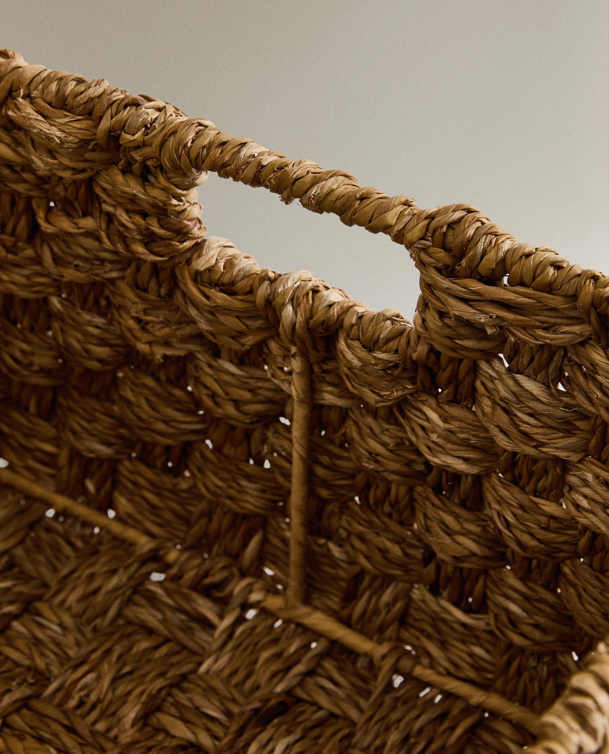 RECTANGULAR SEAGRASS BASKET WITH LID product thumbnail 3