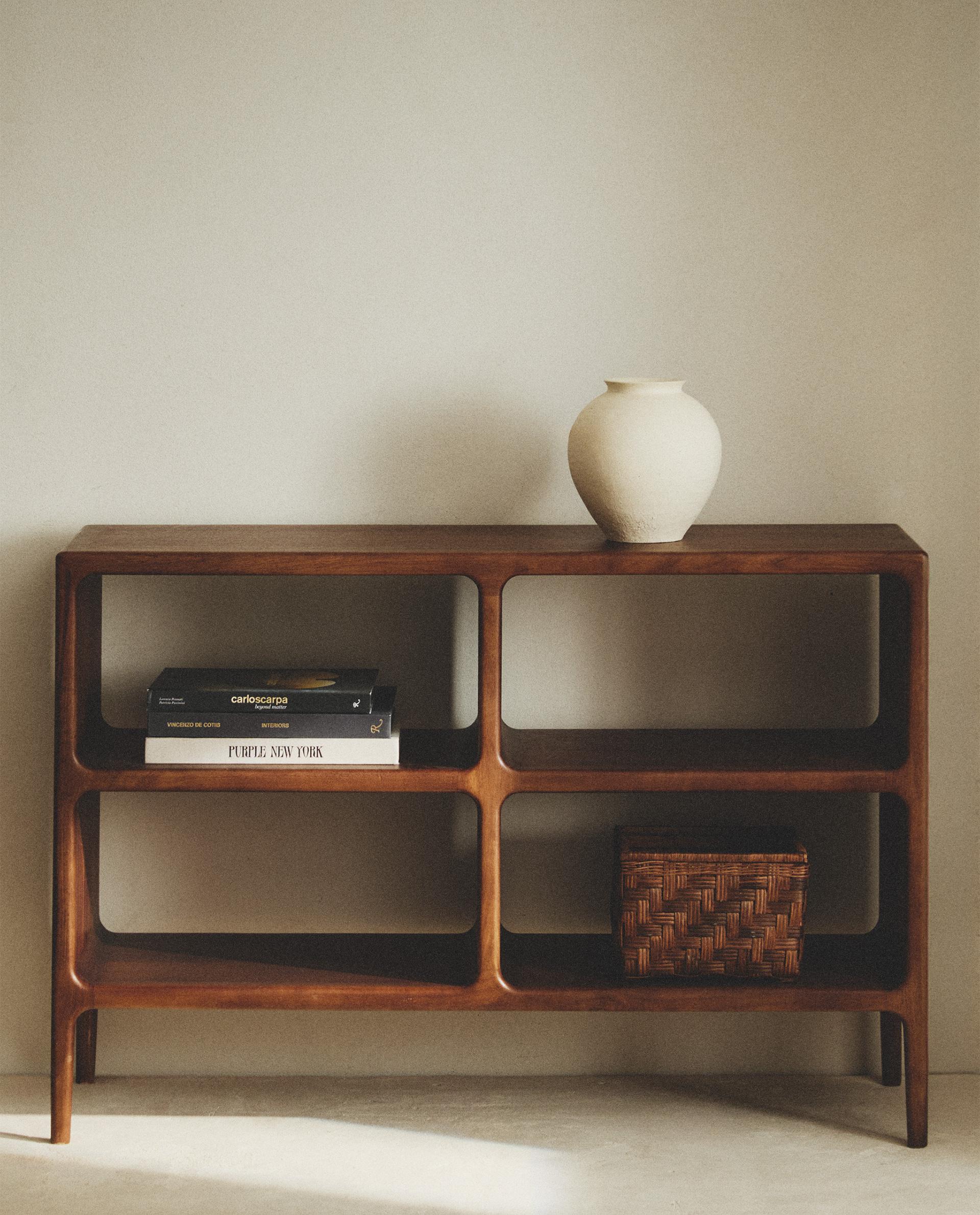 See deals & similar results for Dunkelbraunes Holz-Sideboard Mittelgroß
