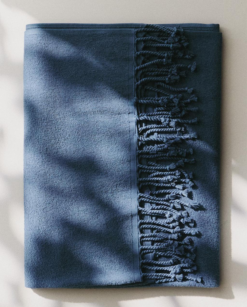 FRINGED COTTON BEACH TOWEL FRINGED COTTON BEACH TOWEL