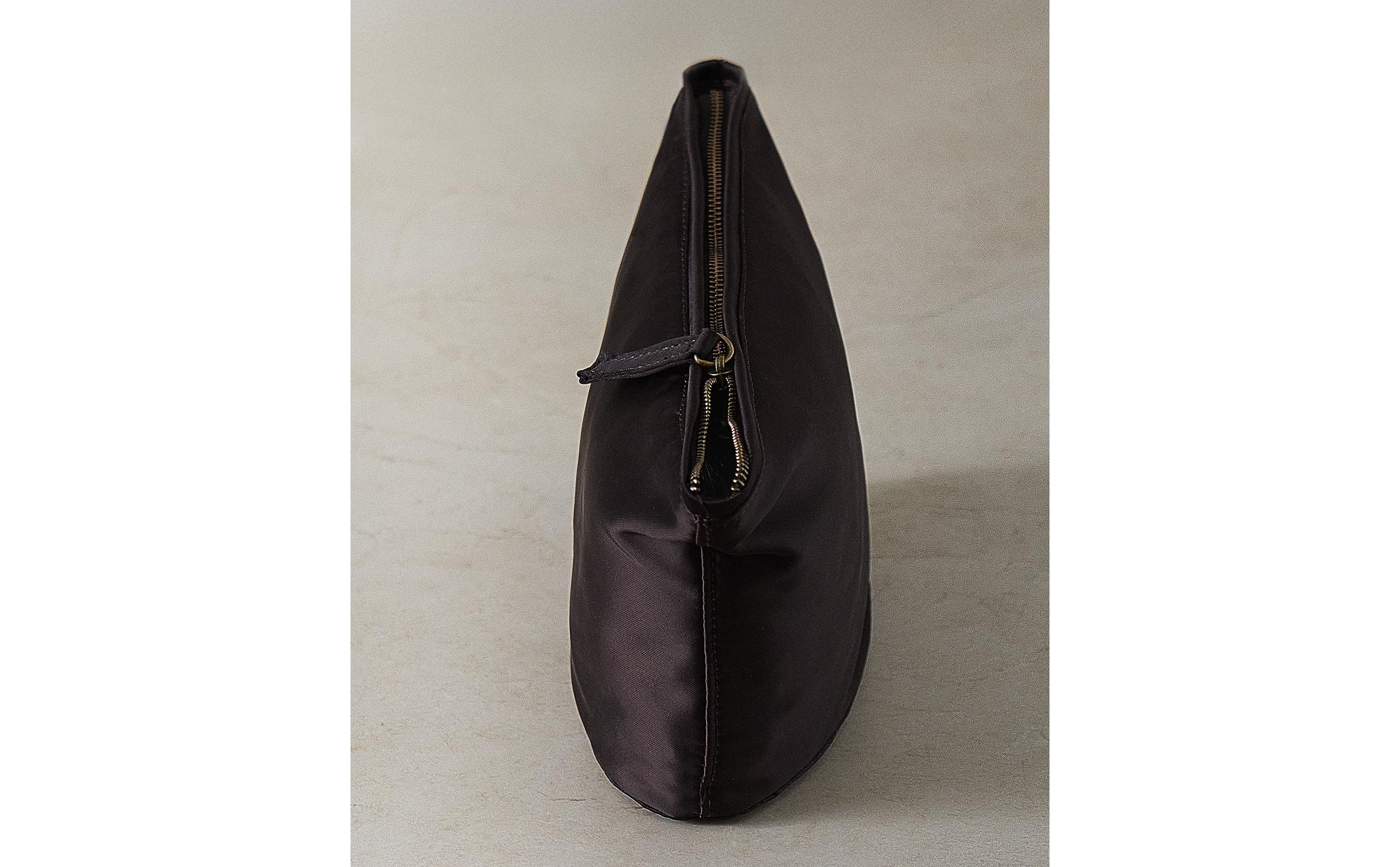 SATEEN WASH BAG product thumbnail 6