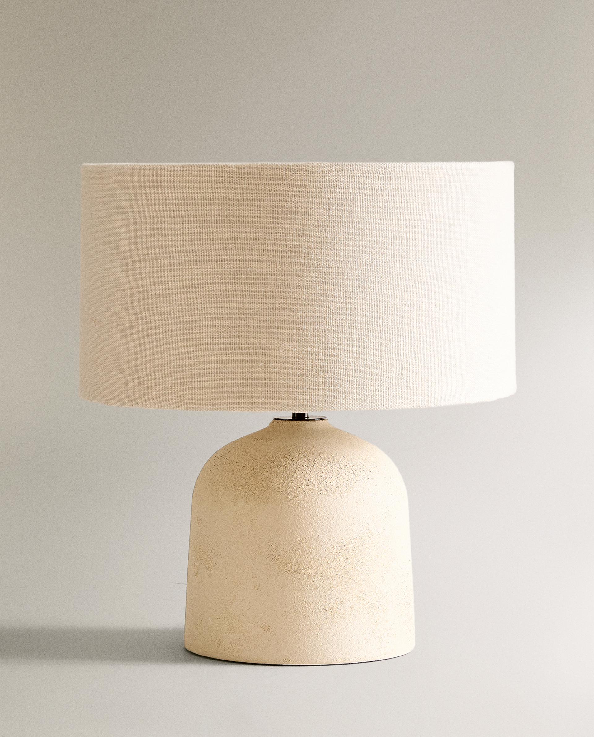 TABLE LAMP WITH CERAMIC BASE