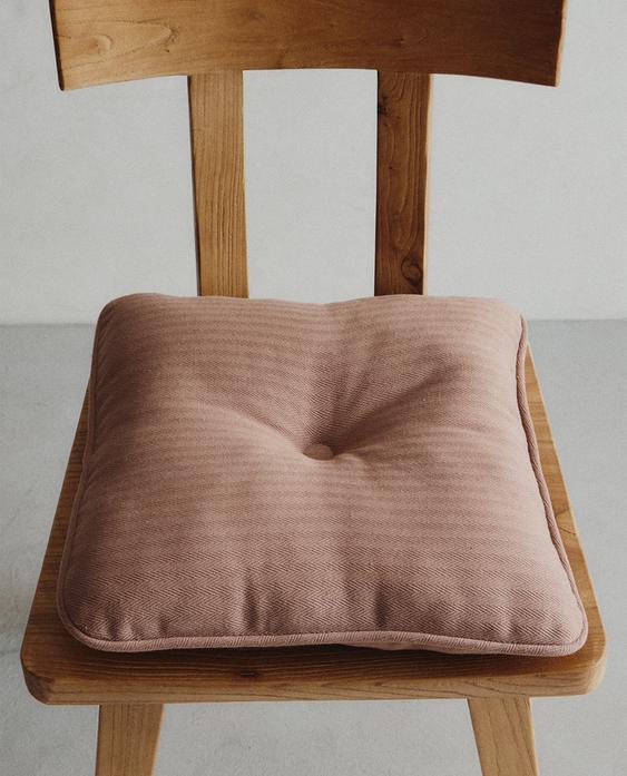 ФАКТУРНА БАВОВНЯНА ПОДУШКА ДЛЯ СТІЛЬЦЯ