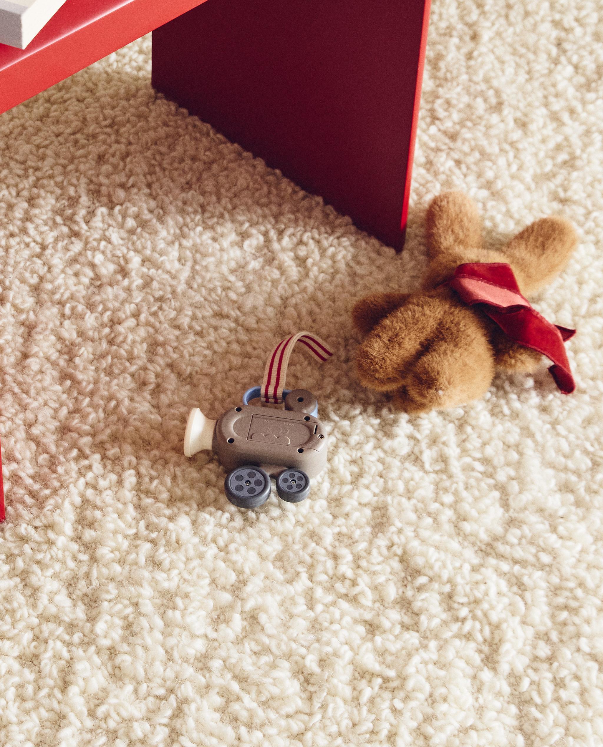 BOUCLÉ WOOL RUG