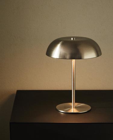 MONOCHROME TOUCH TABLE LAMP