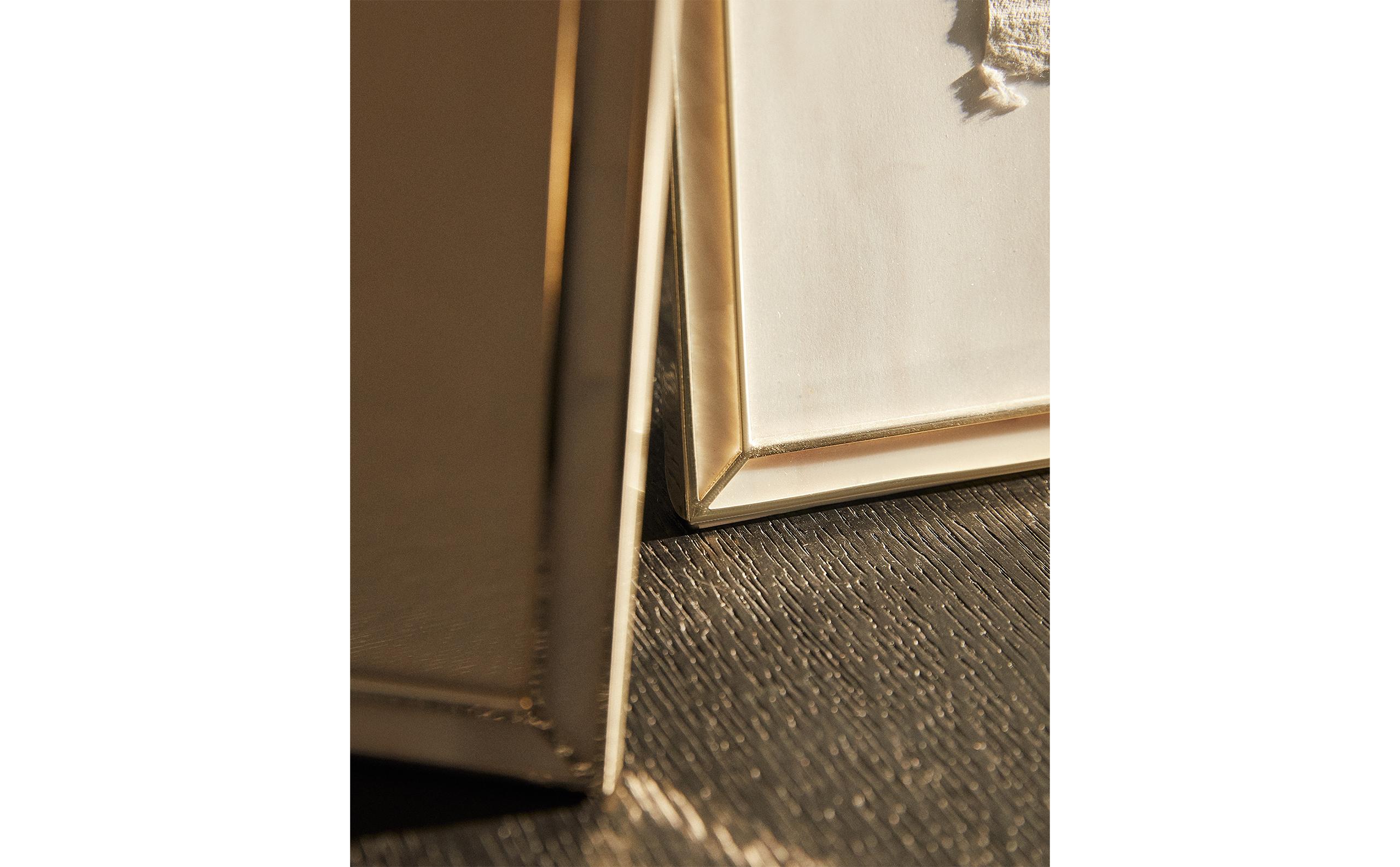 FINE-EDGE MOTHER-OF-PEARL PHOTO FRAME product thumbnail 15