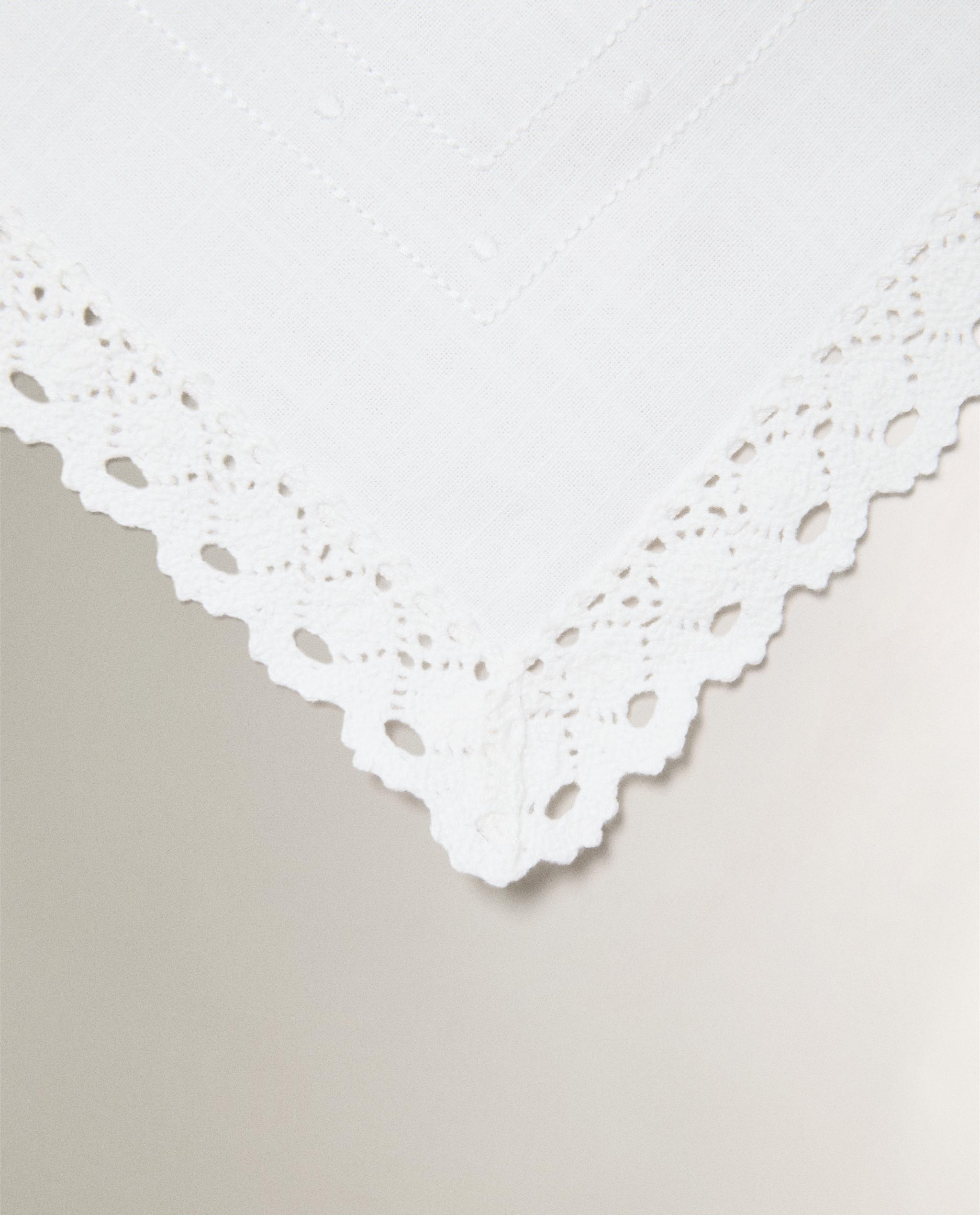 PACK OF EMBROIDERED AND LACE TRIM COTTON NAPKIN (PACK OF 2) product thumbnail 2