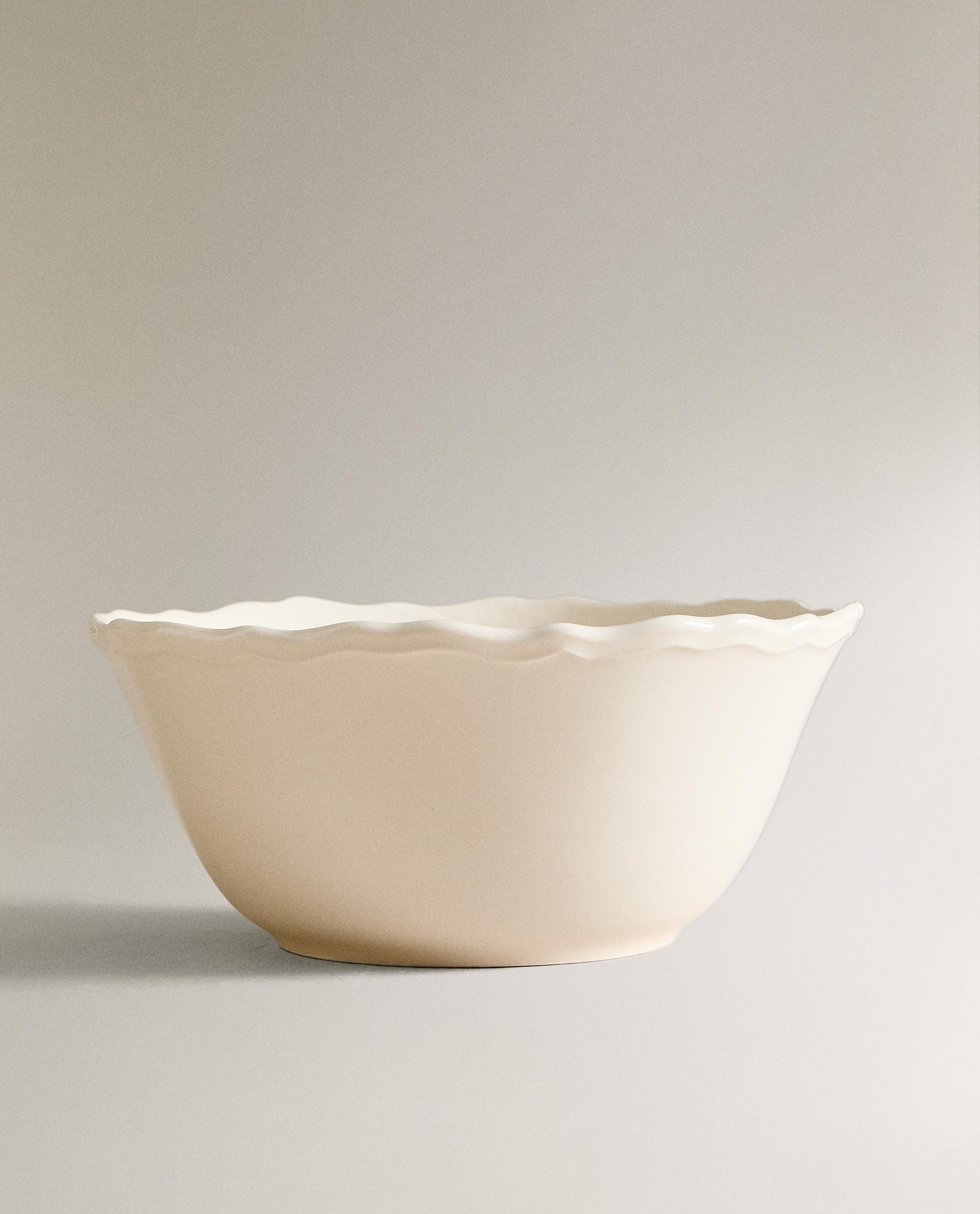 EARTHENWARE SALAD BOWL WITH RAISED-DESIGN EDGE product thumbnail 4