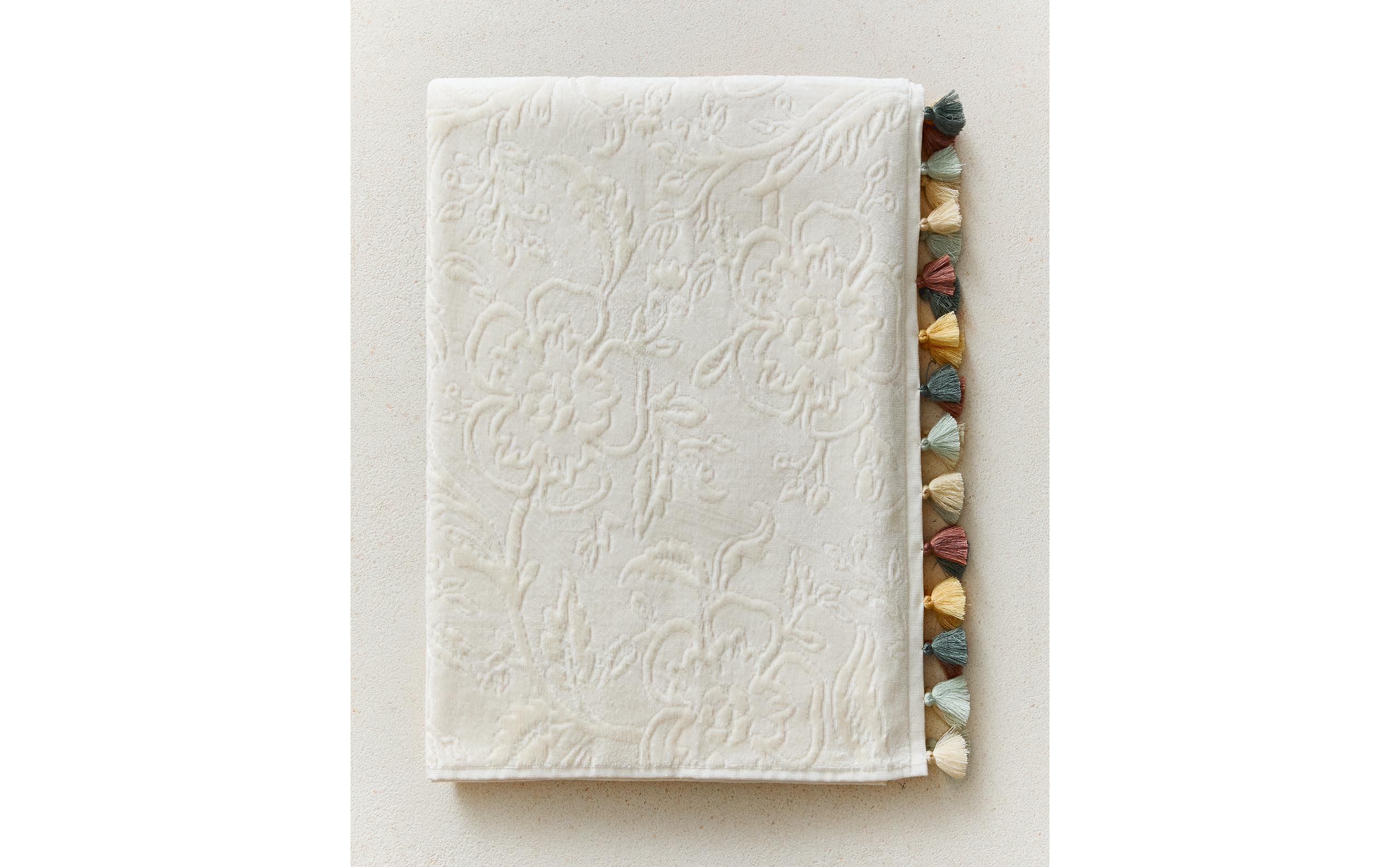 JACQUARD POMPOM BATH TOWEL product thumbnail 8