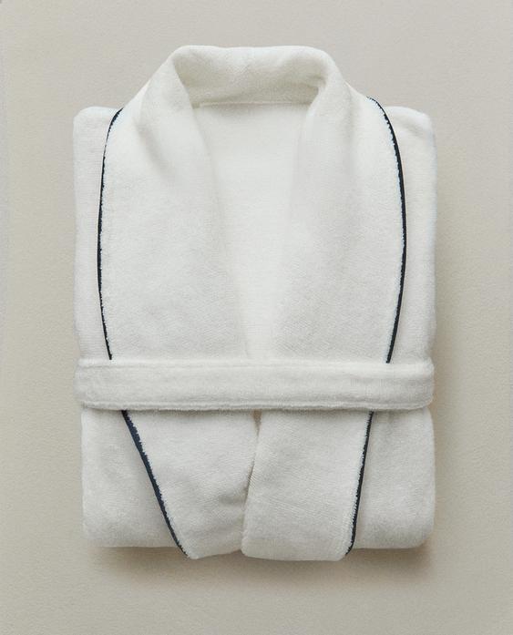 BATHROBE WITH PIPING (400 GXM²) BATHROBE WITH PIPING (400 GXM²)