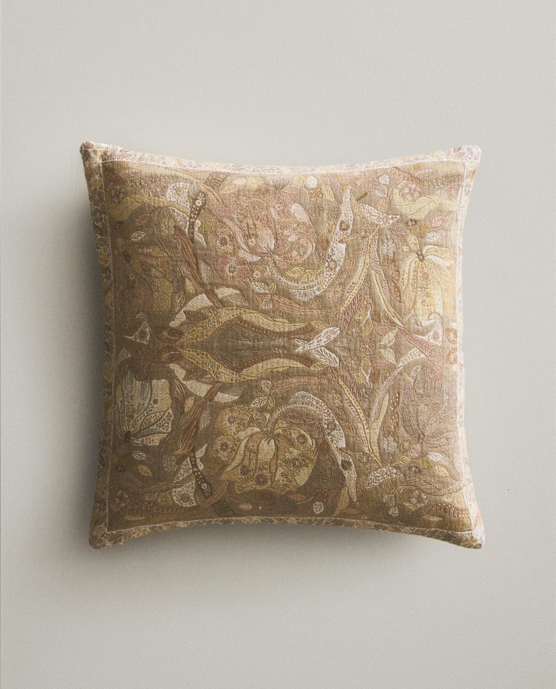 フェイクファー クッションカバー | Zara Home 日本/Japan