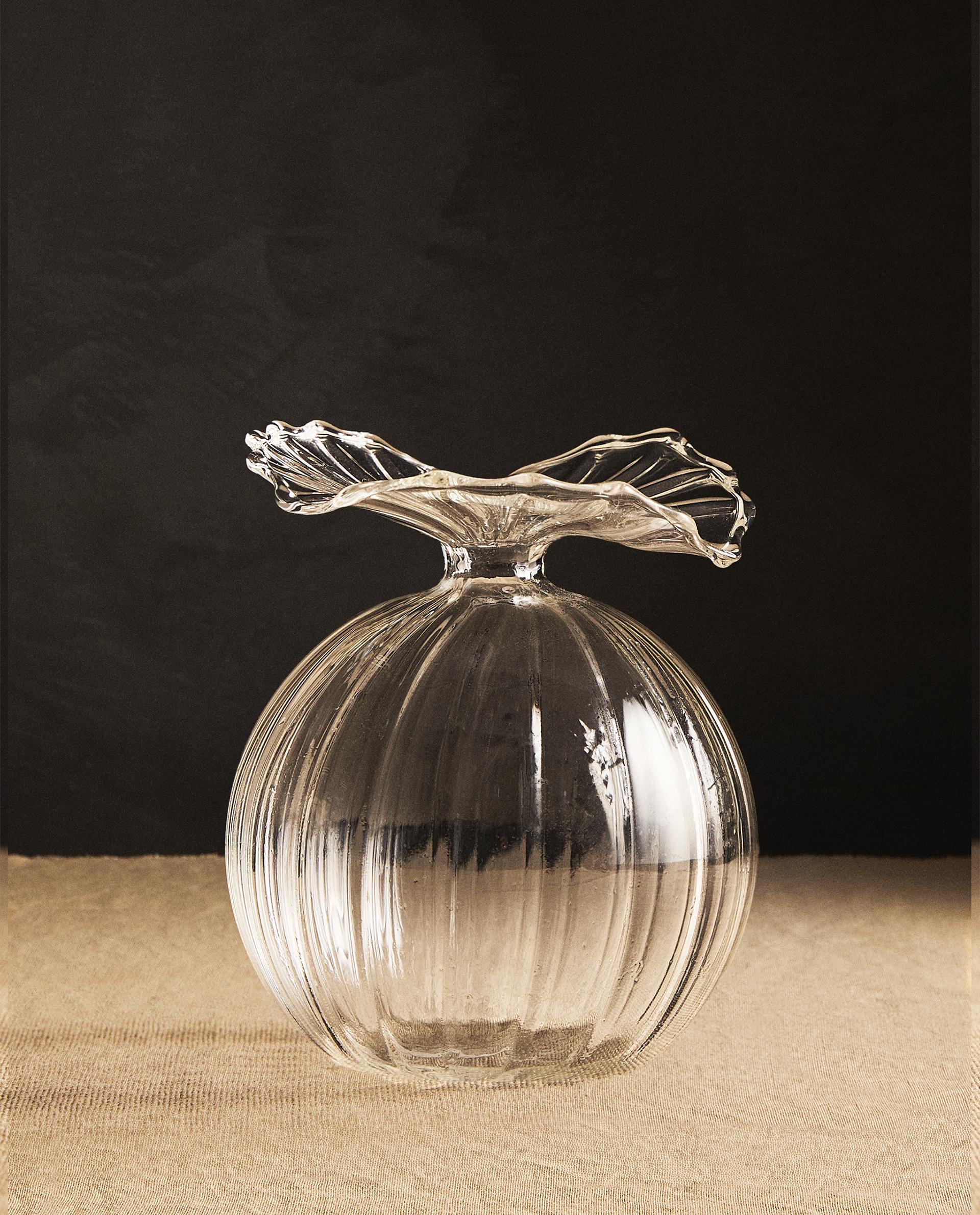 BOROSILICATE GLASS MINI VASE WITH LINES