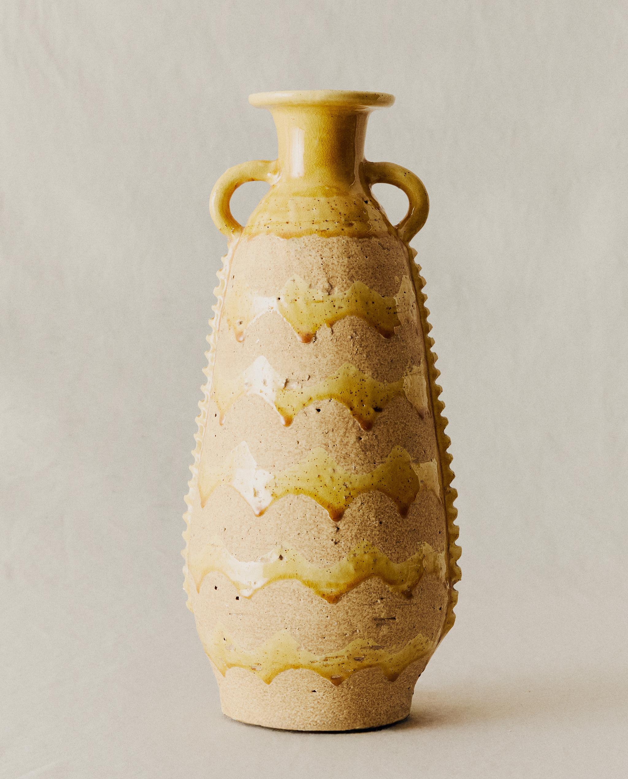 DECORATIVE TERRACOTTA VASE WITH HANDLES product thumbnail 8