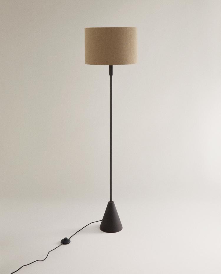 METAL FLOOR LAMP