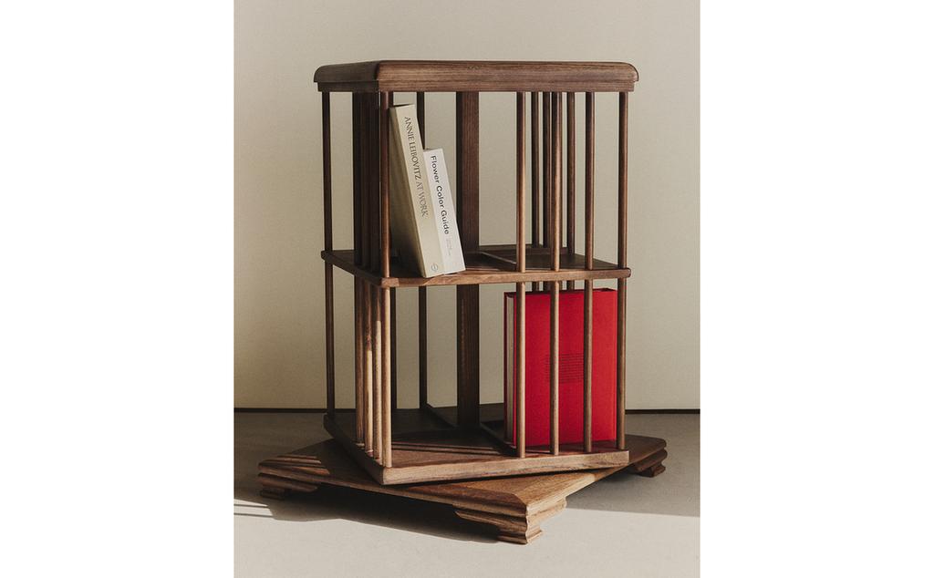 DREHBARES BÜCHERREGAL