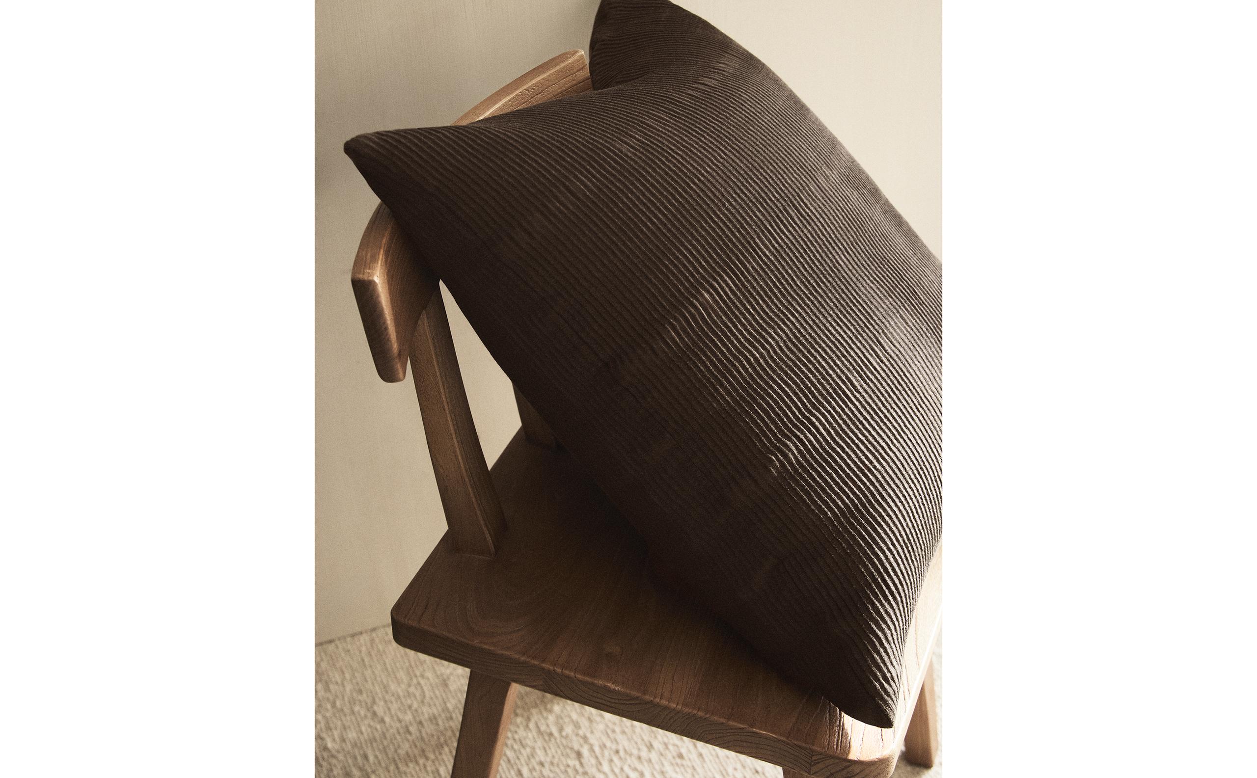 GATHERED QUILT CUSHION COVER product thumbnail 8