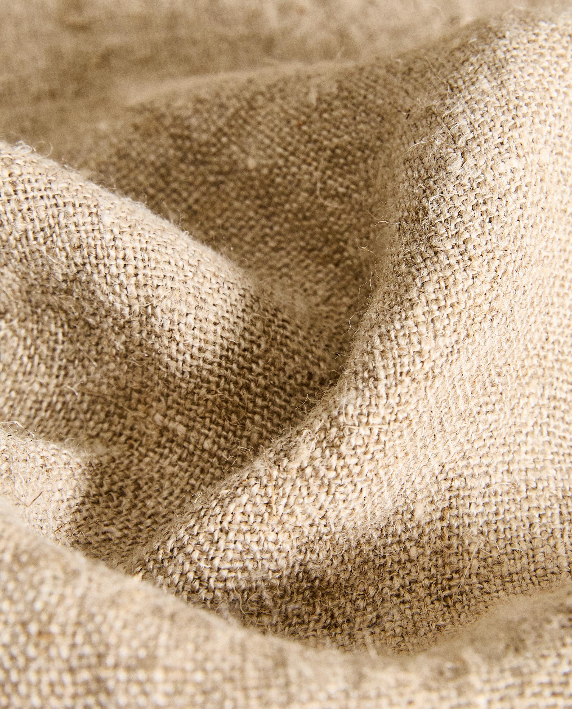 LINEN THROW