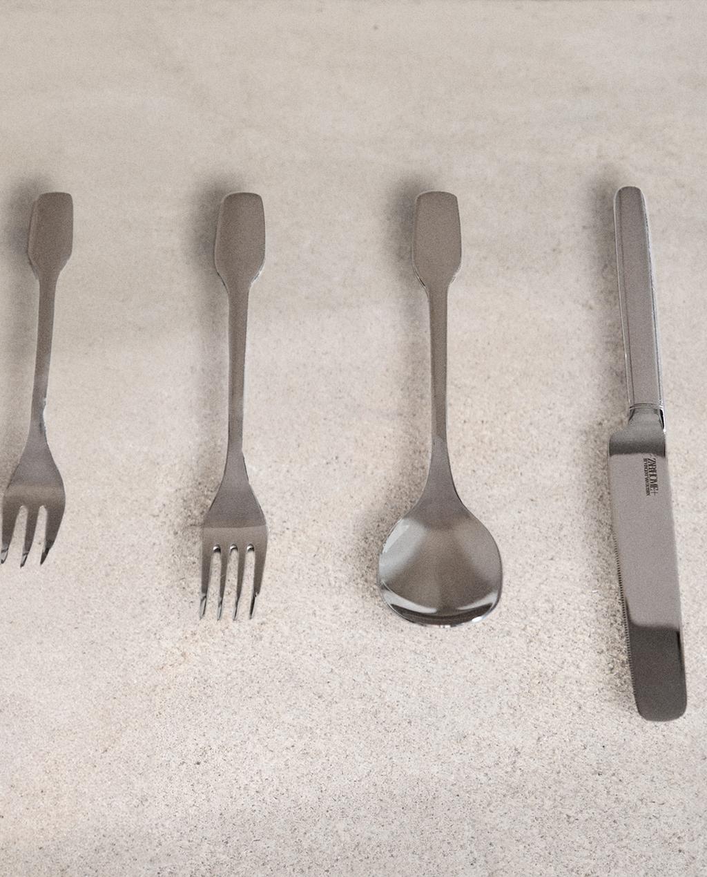 CUTLERY 01