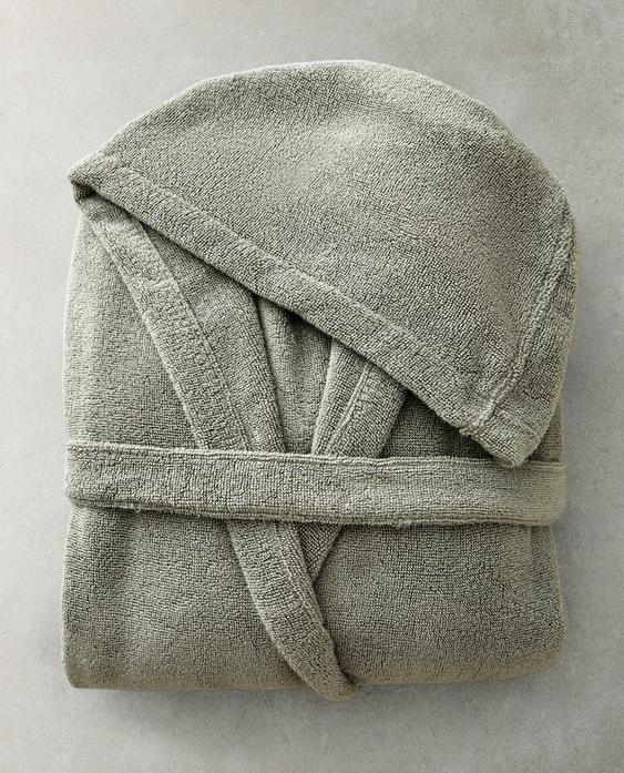 ROUPÃO EXTRA MACIO COM CAPUZ (380 GXM²) ROUPÃO EXTRA MACIO COM CAPUZ (380 GXM²)