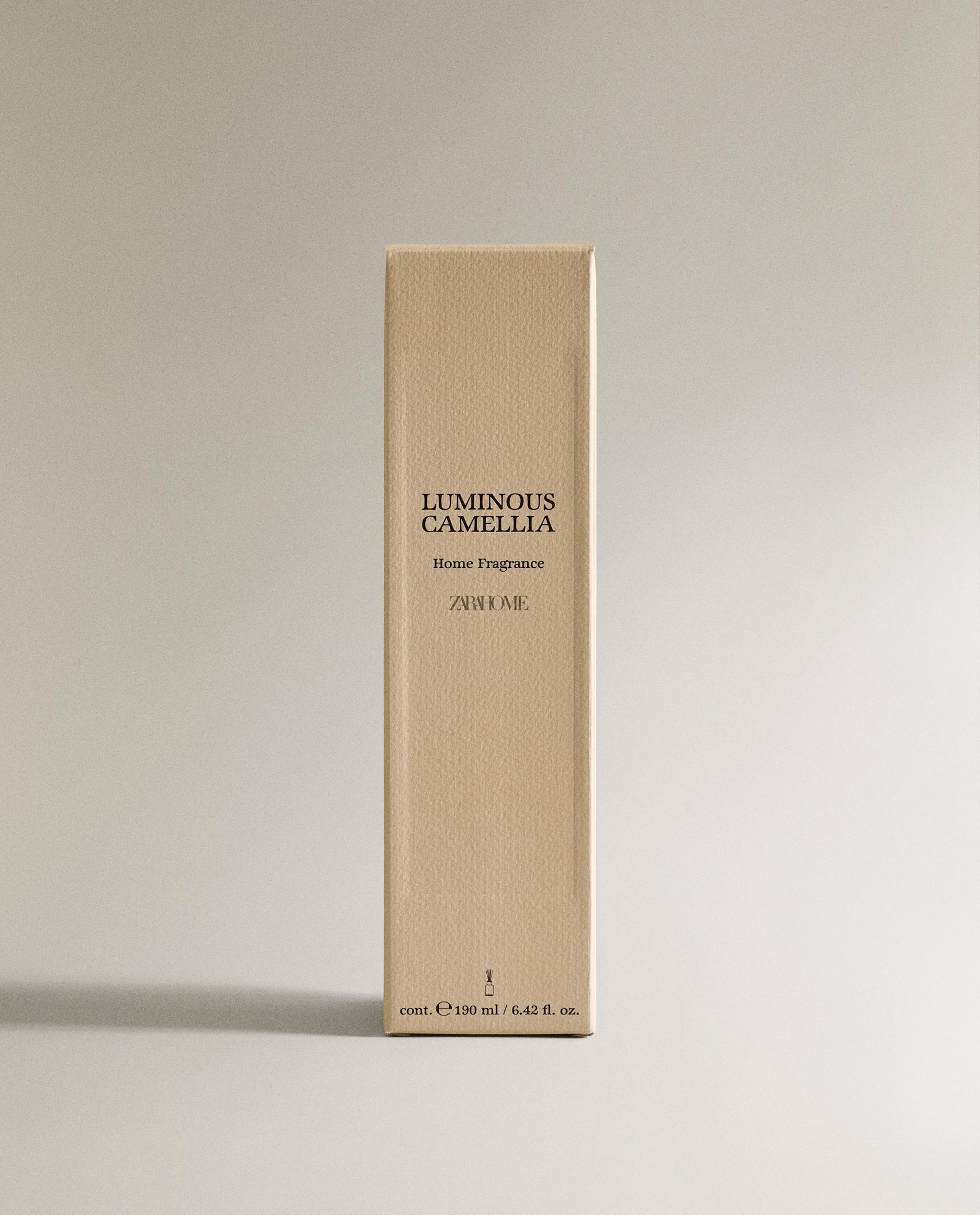 190 ML) DIFUSOR DE AMBIENTE COM VARETAS LUMINOUS CAMELLIA | Zara