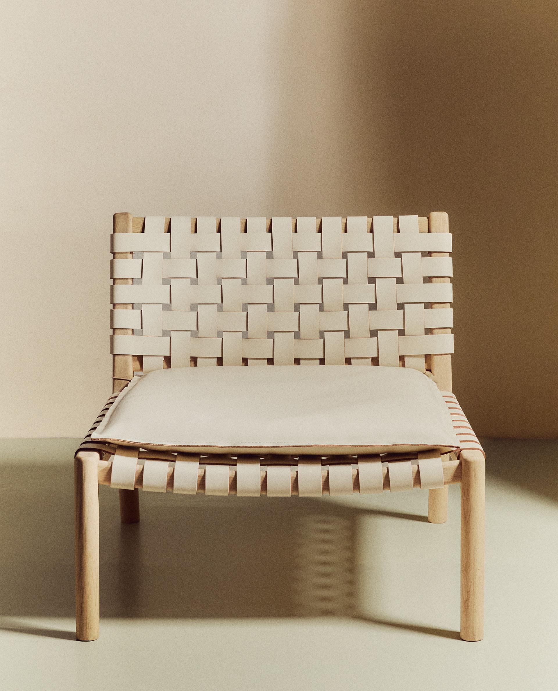 LOUNGE CHAIR 01