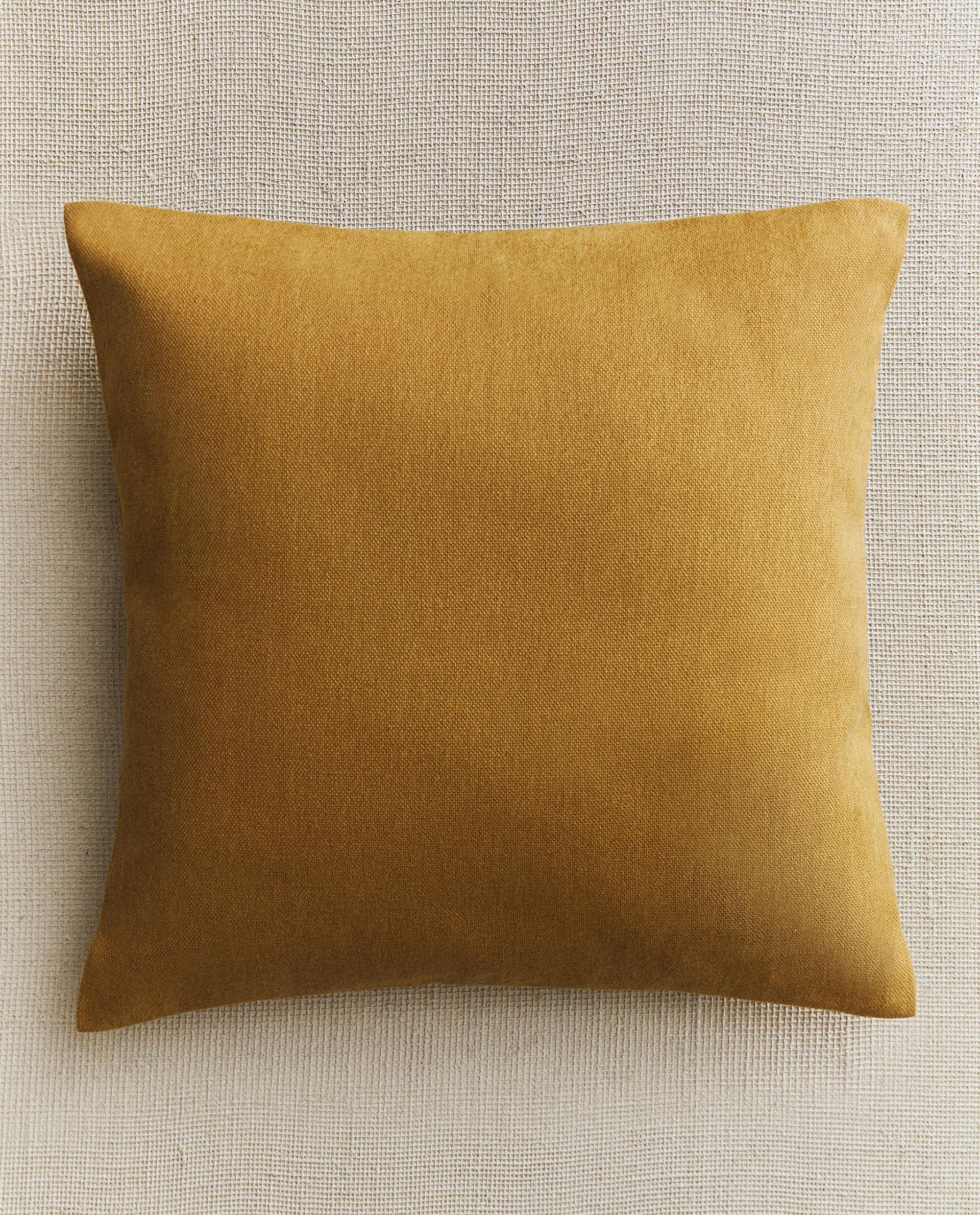 ベッドルームにふさわしいクッションカバー | Zara Home 日本