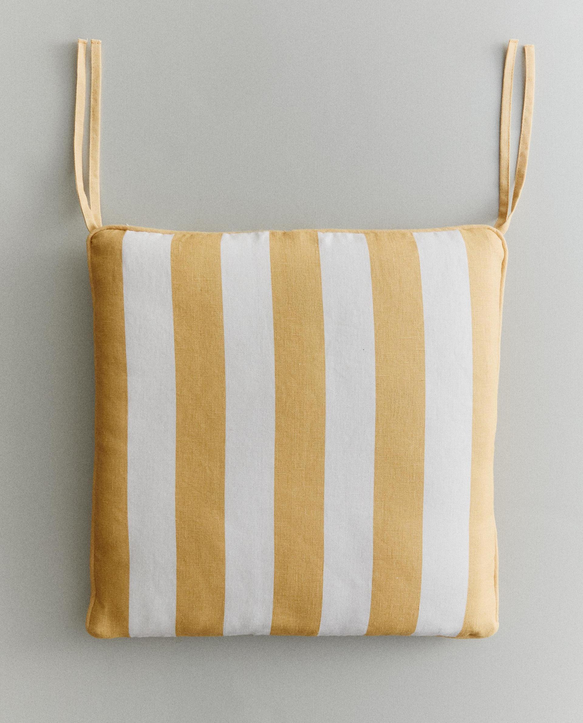 COUSSIN ASSISE CHAISE RAYURES COUSSIN ASSISE CHAISE RAYURES