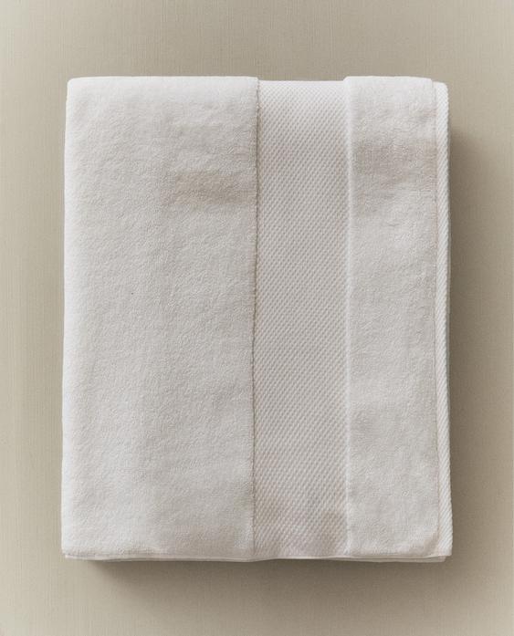 EXTRA SOFT BATH TOWEL (800 GXM²)