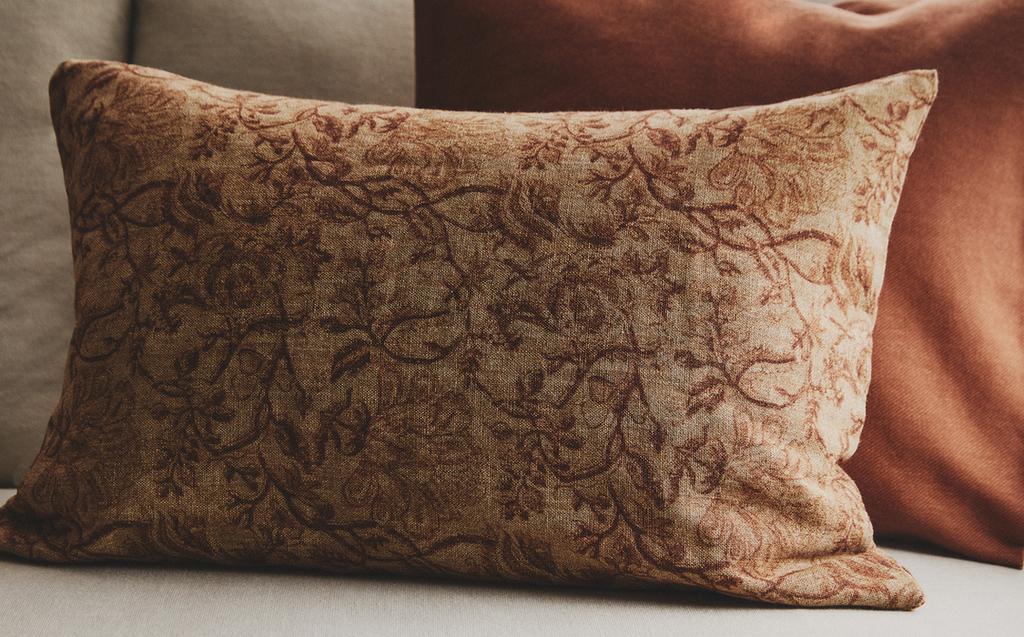 CAPA DE ALMOFADA COM ESTAMPADO FLORAL