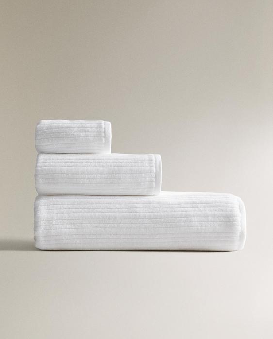 STRIPED TEXTURED VELOUR BATH TOWEL