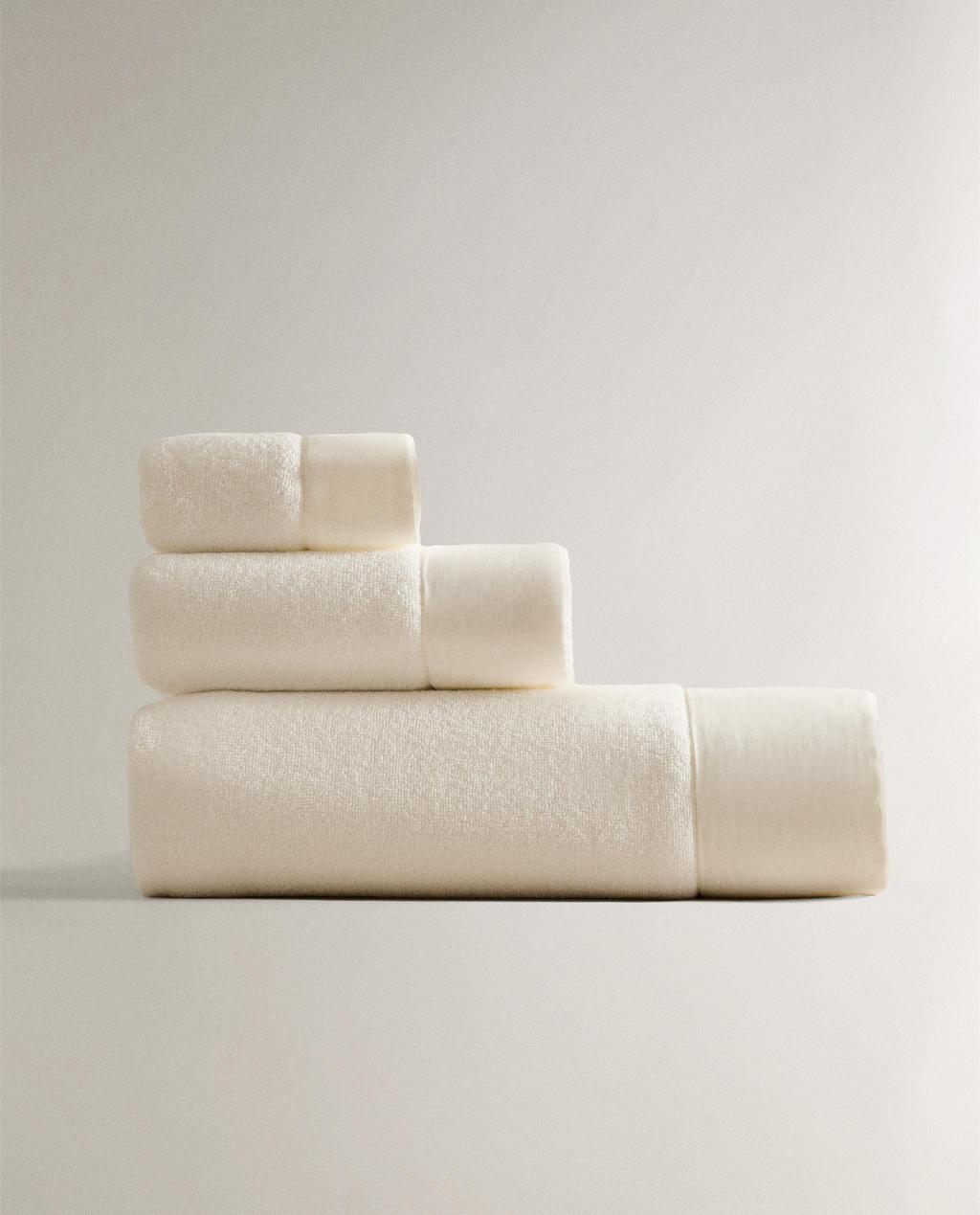 BATH TOWEL WITH FABRIC STRIPE