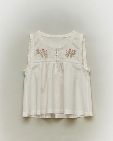 TOP CU BRODERIE FLORALĂ