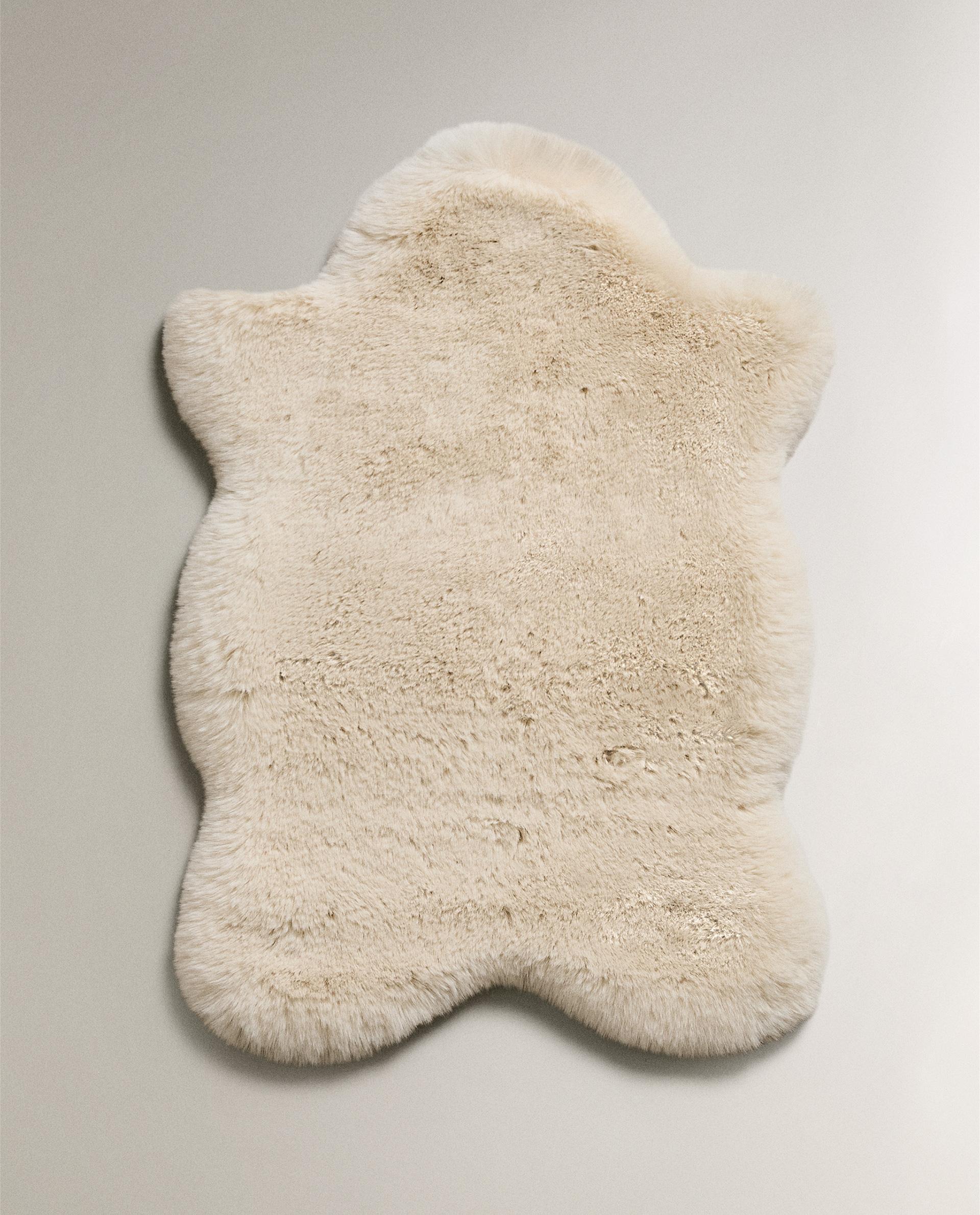 イレギュラー フェイクファー ラグ スモール | Zara Home 日本/Japan