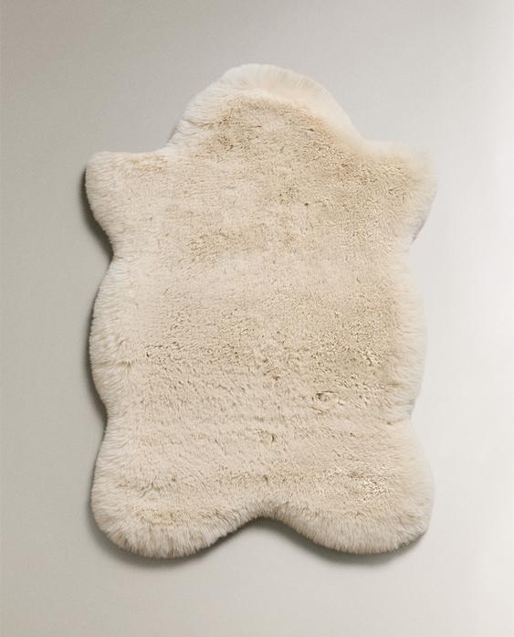 ALFOMBRA PEQUEÑA IRREGULAR PELO