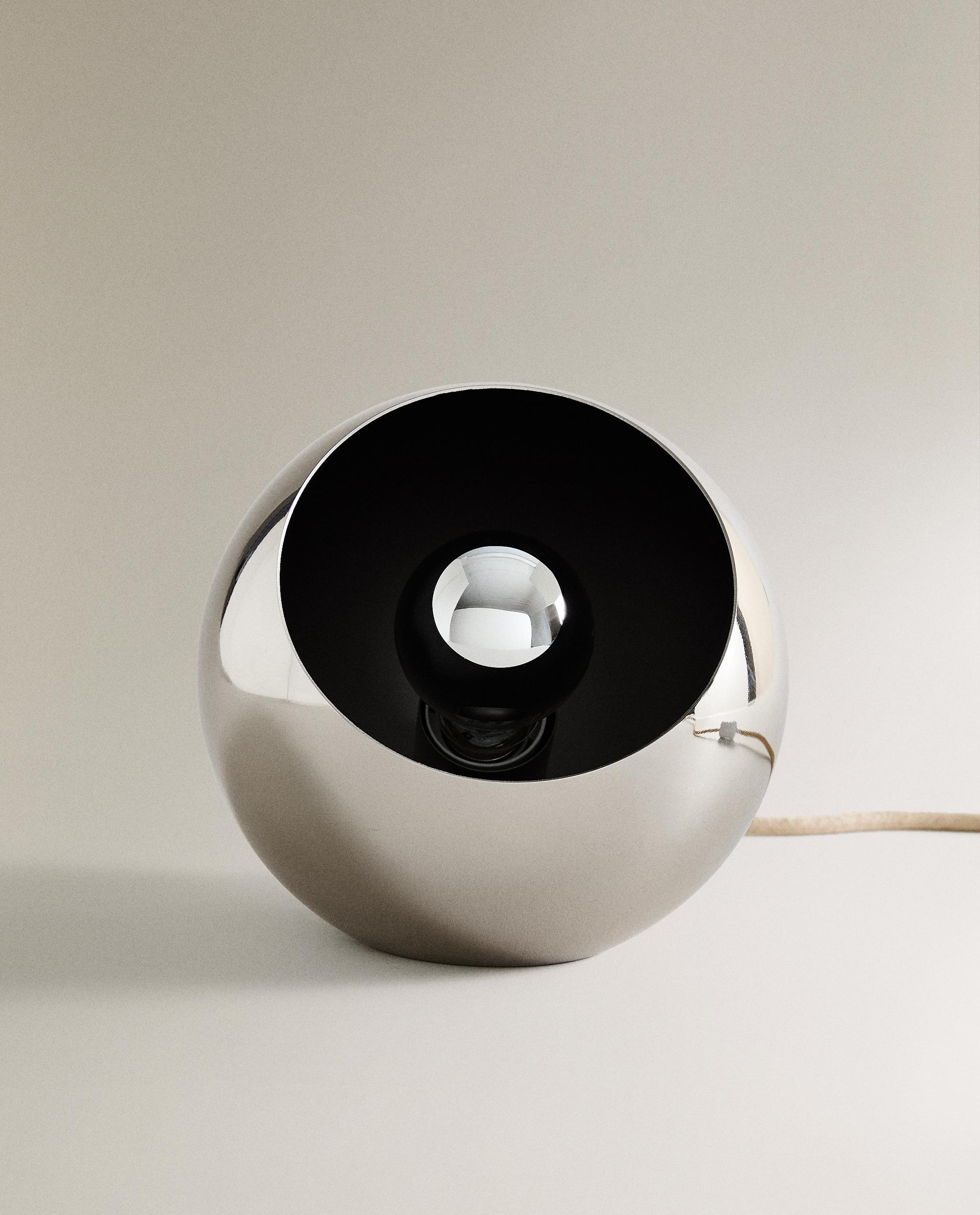 【2/9限定】ZARA  Round table with l 2/9限定】ZARA Round table with l 2/9限定】ZARA Round table