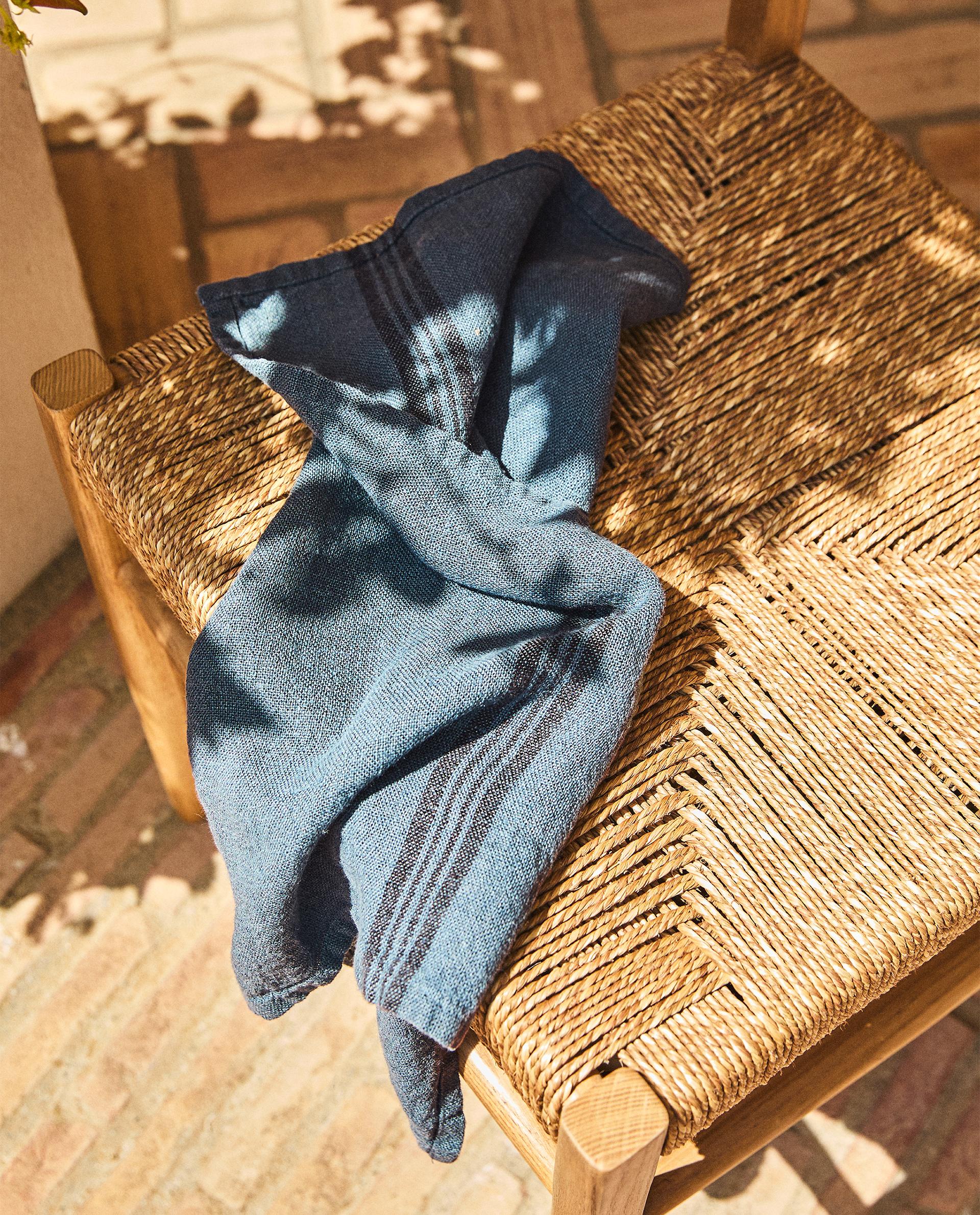 PACK OF COLOURED HEAVY-LINEN NAPKINS (PACK OF 2)