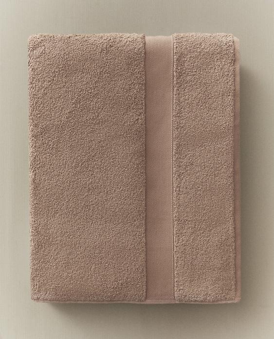 ASCIUGAMANO DA BAGNO IN COTONE PREMIUM (600 G/M²)