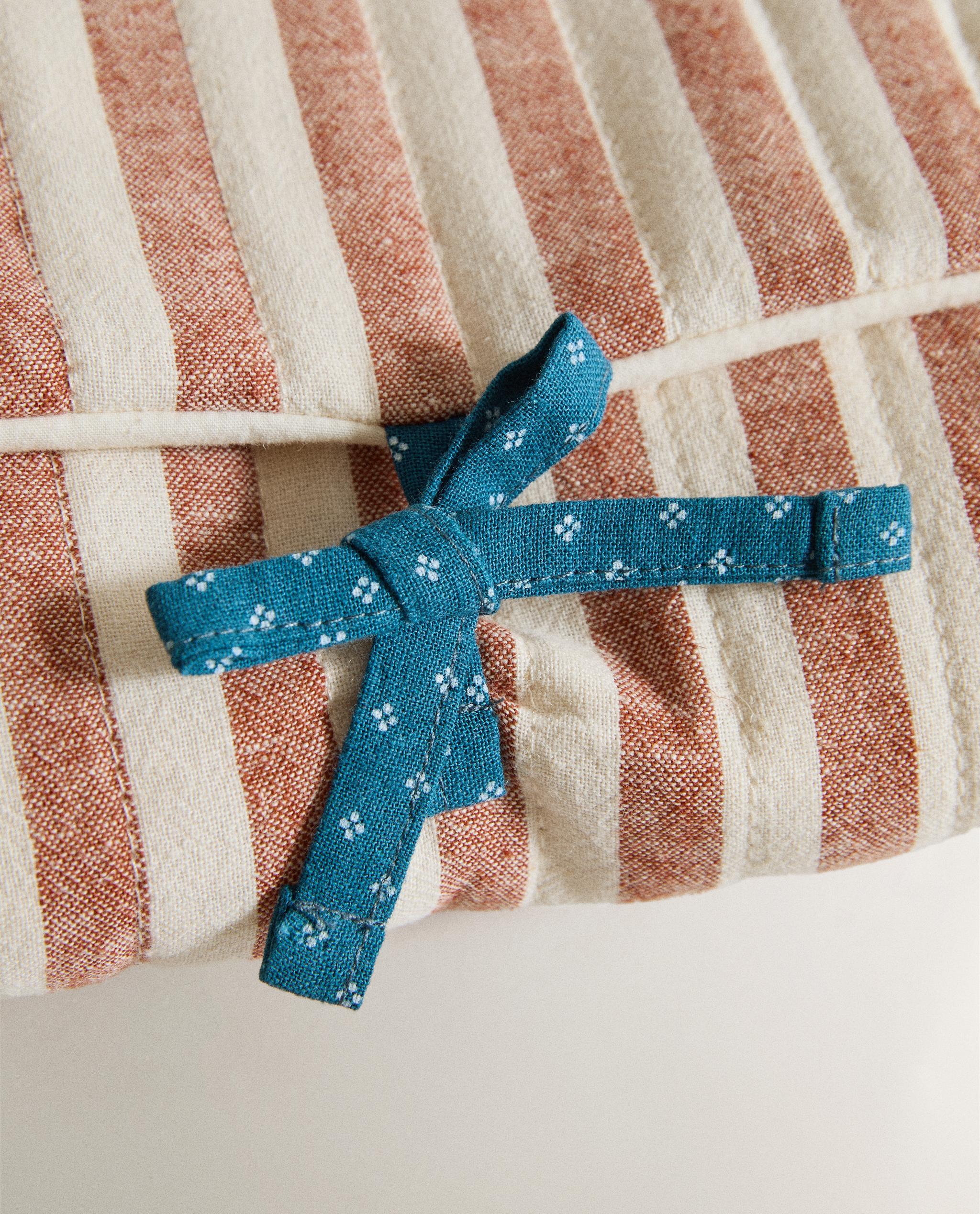 PORTABLE STRIPED BABY CHANGING MAT product thumbnail 10