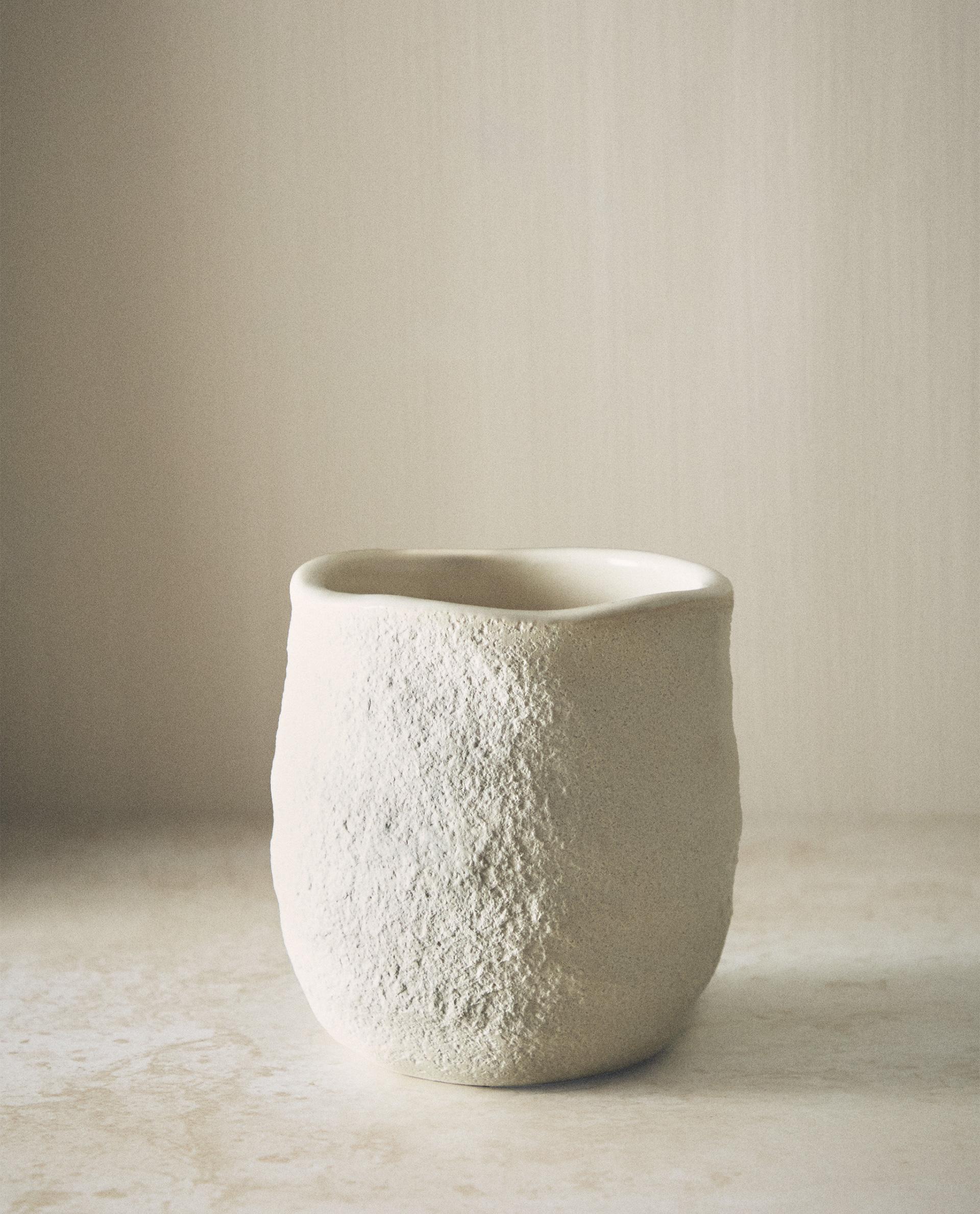 TEXTURED CERAMIC TOOTHBRUSH TUMBLER