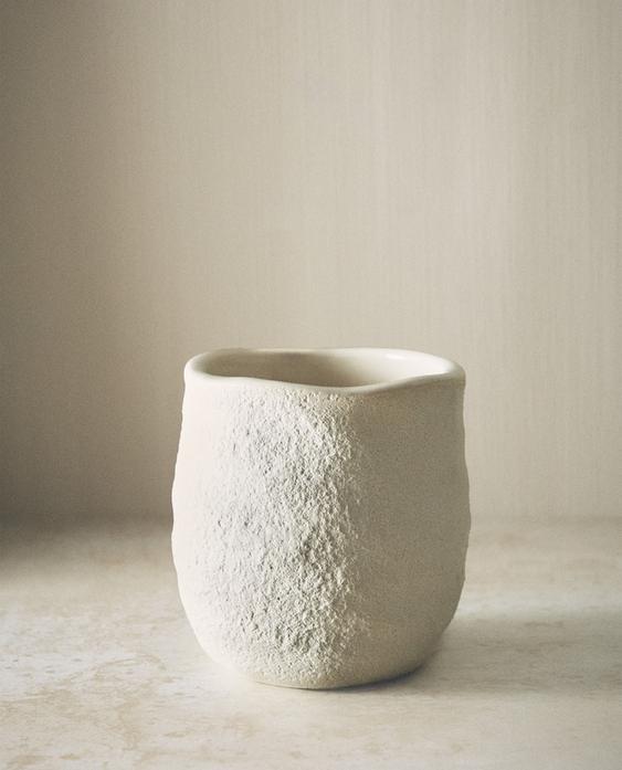 TEXTURED CERAMIC TOOTHBRUSH HOLDER