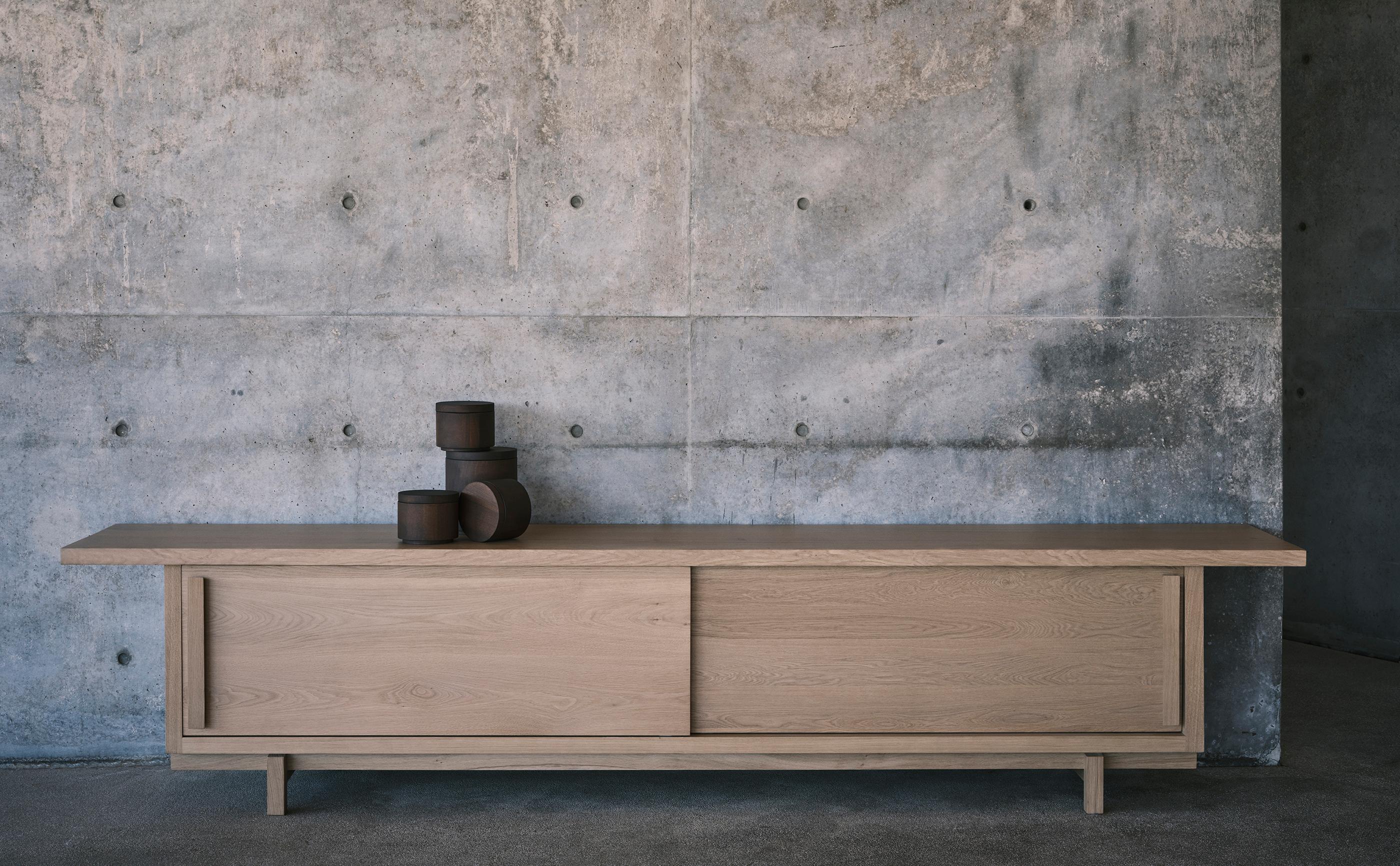 SIDEBOARD 01