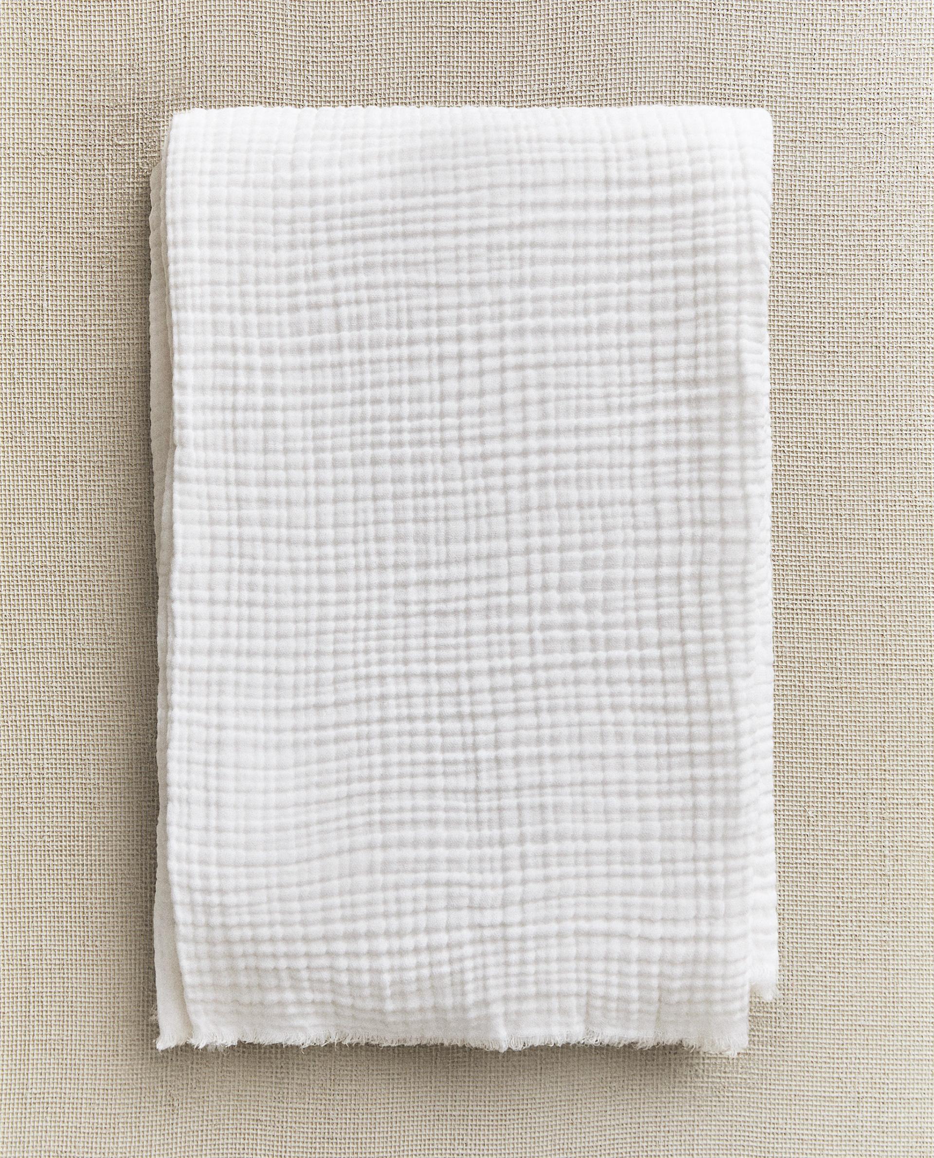リビングルームにぴったりな薄手の掛布 | Zara Home 日本/Japan