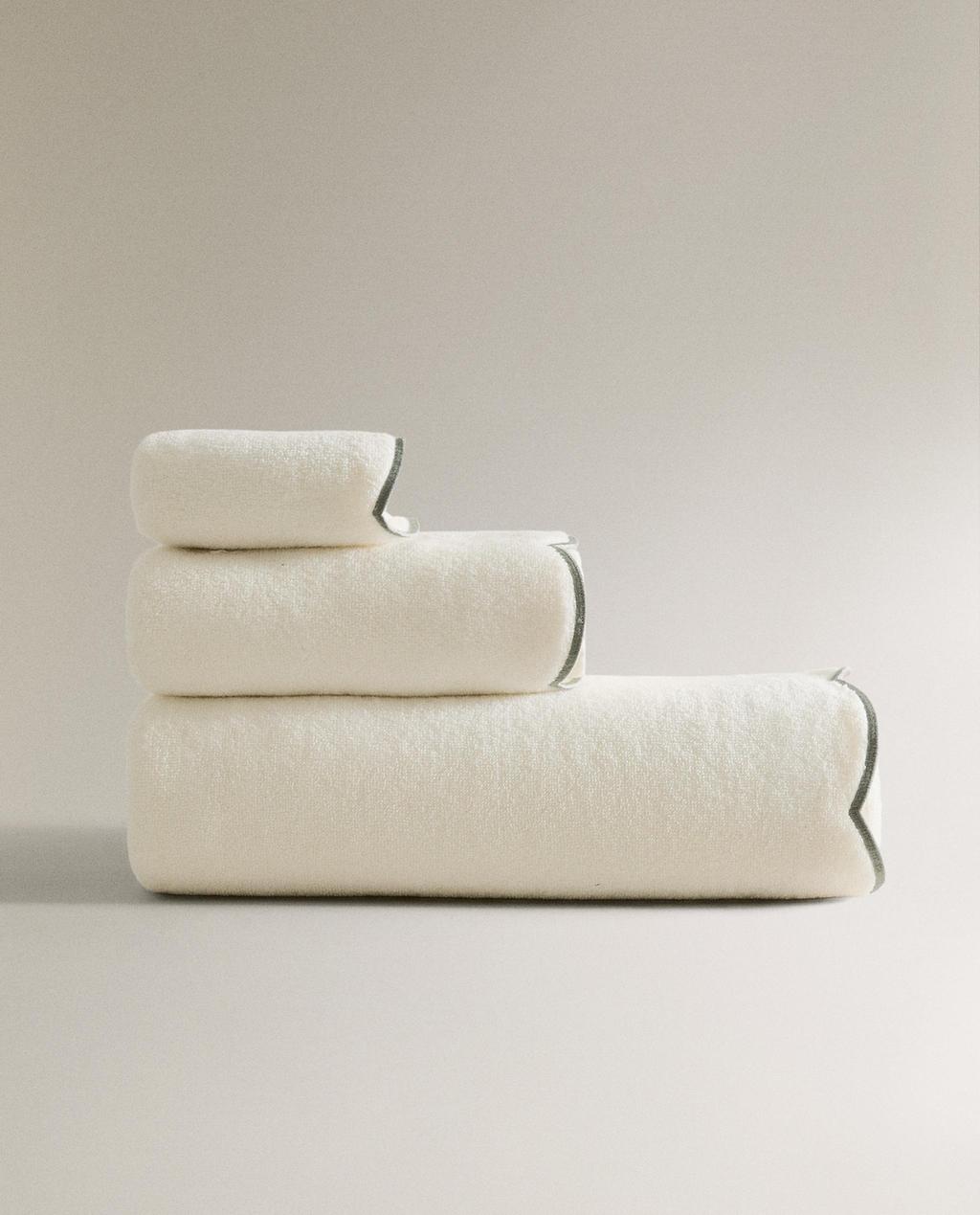 BATH TOWEL WITH SCALLOPED EDGE BATH TOWEL WITH SCALLOPED EDGE