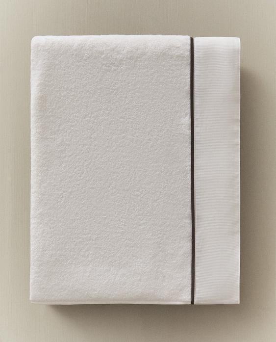 PIQUÉ BAND BATH TOWEL PIQUÉ BAND BATH TOWEL