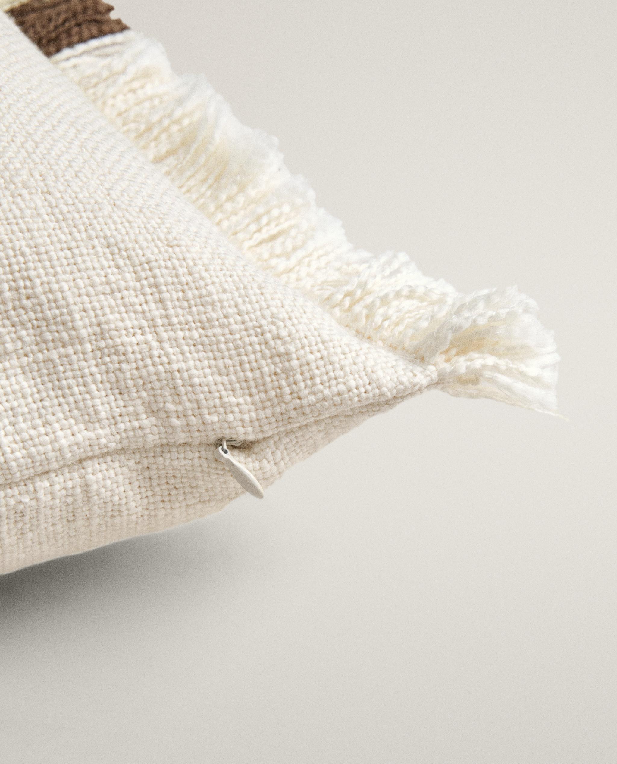 STRIPED CUSHION COVER WITH FRINGING product thumbnail 4