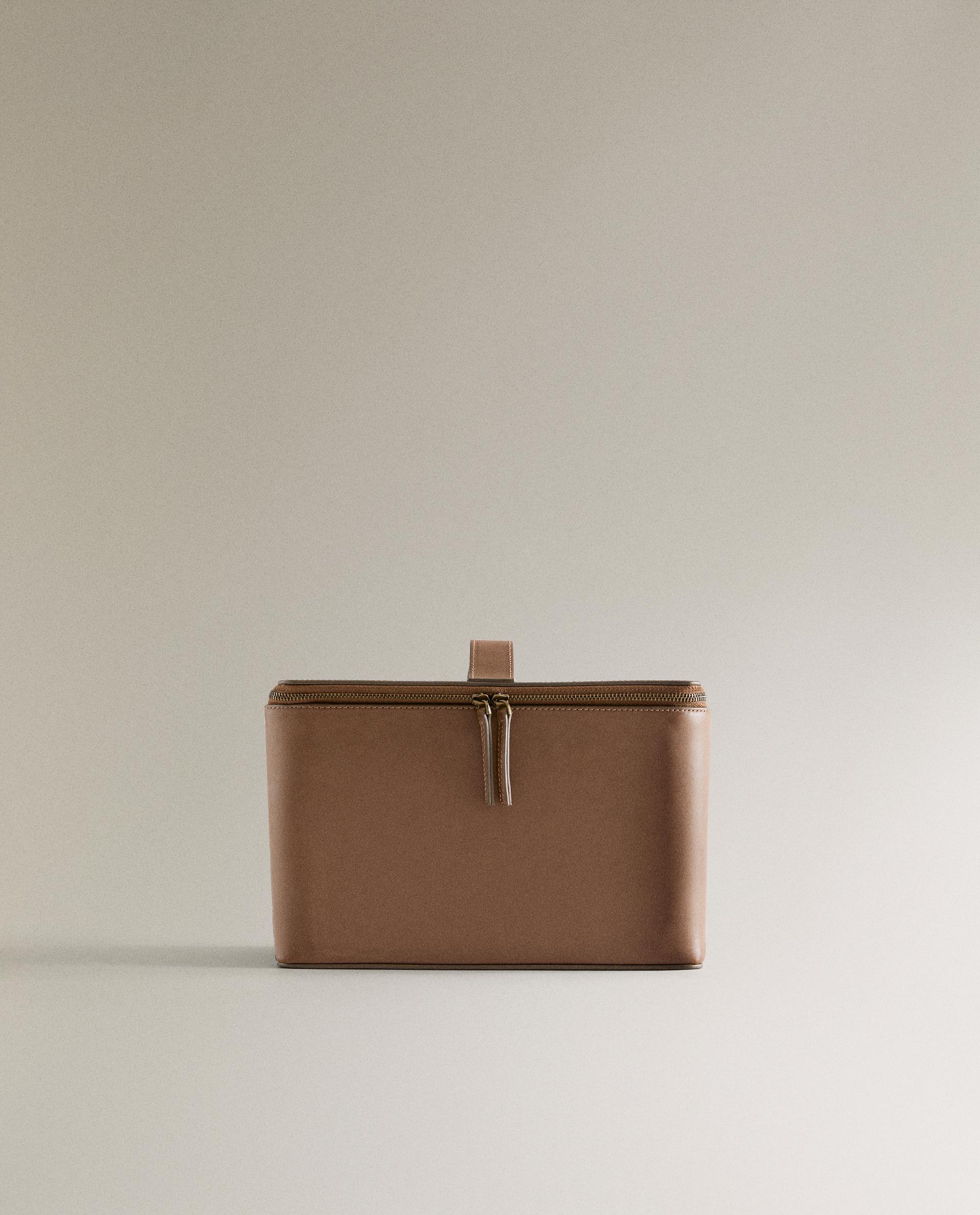 Eliot - Leather vanity case | TL142045