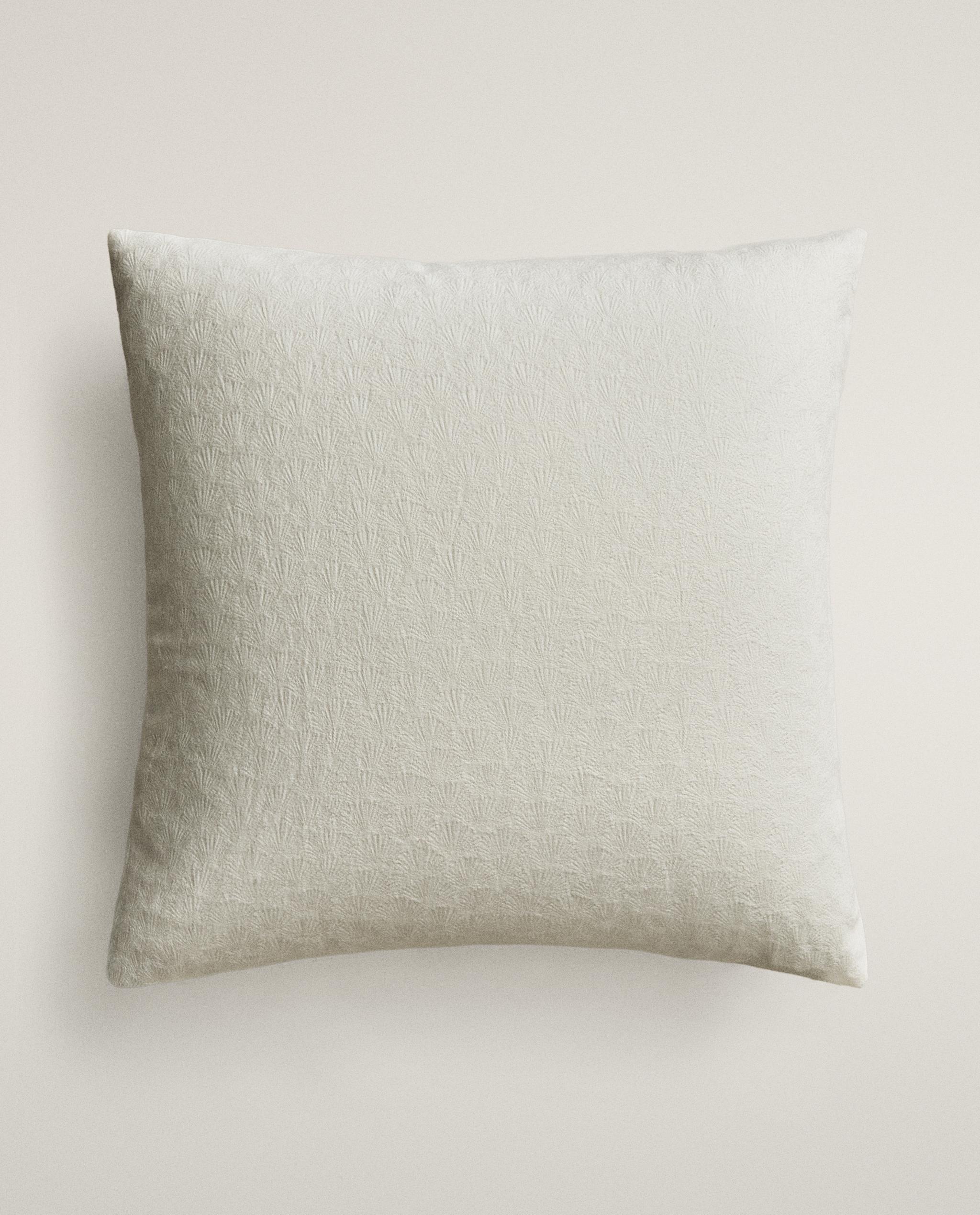 COTTON JACQUARD CUSHION COVER product thumbnail 5