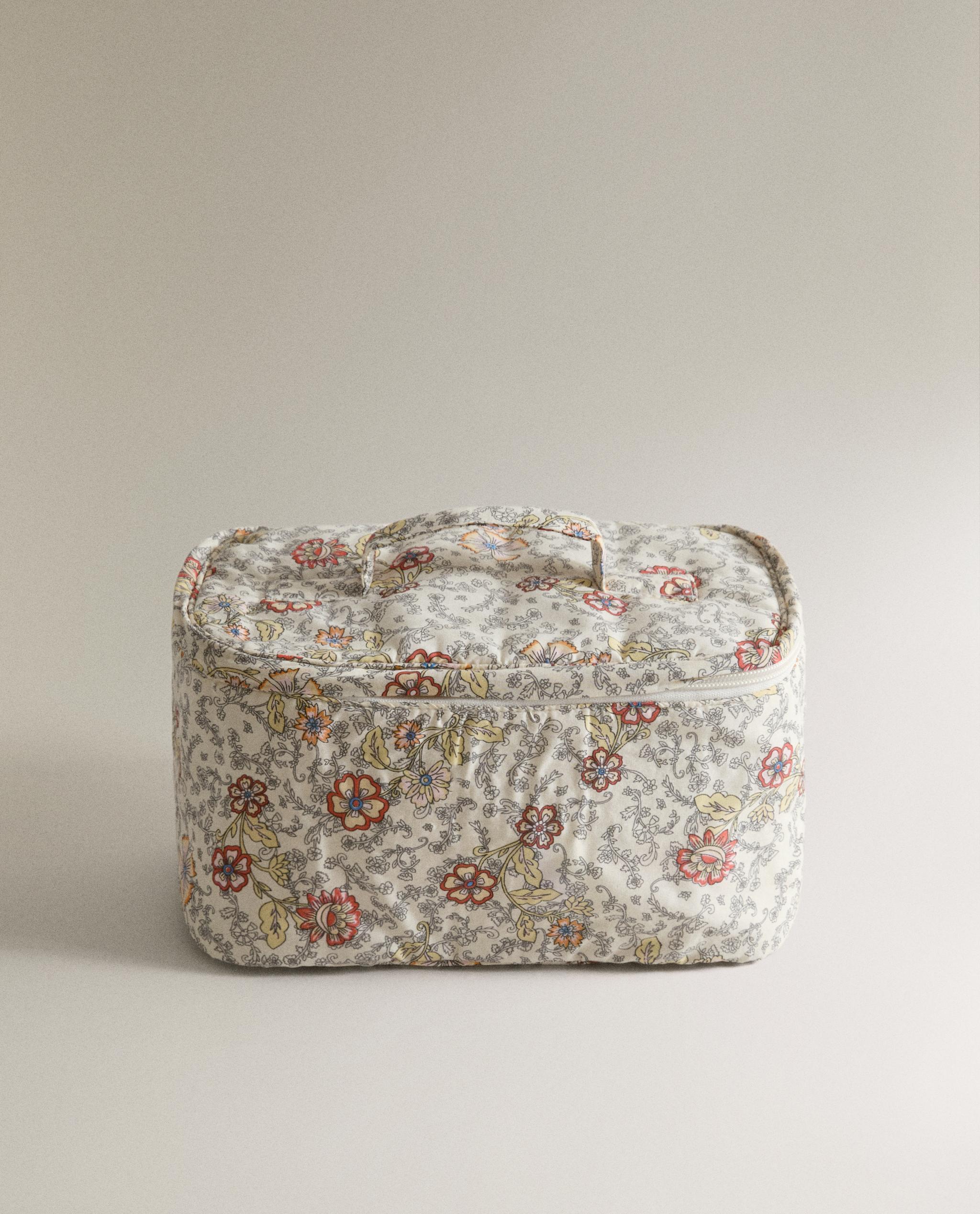 KIDS' FLORAL WASH BAG product thumbnail 3