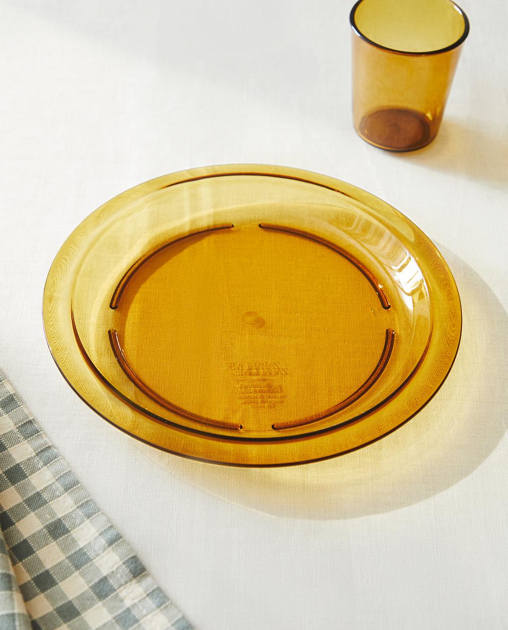 CHILDREN’S TRANSPARENT DINNER PLATE