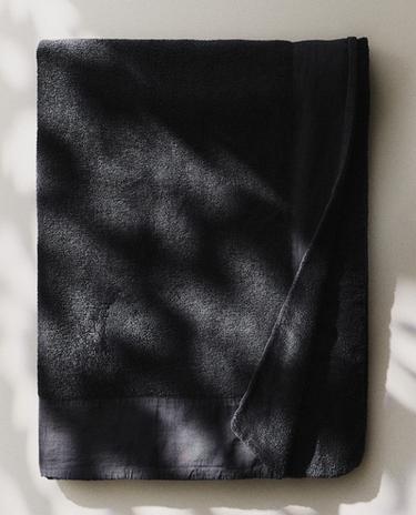 BEACH TOWEL WITH CONTRAST TEXTURES